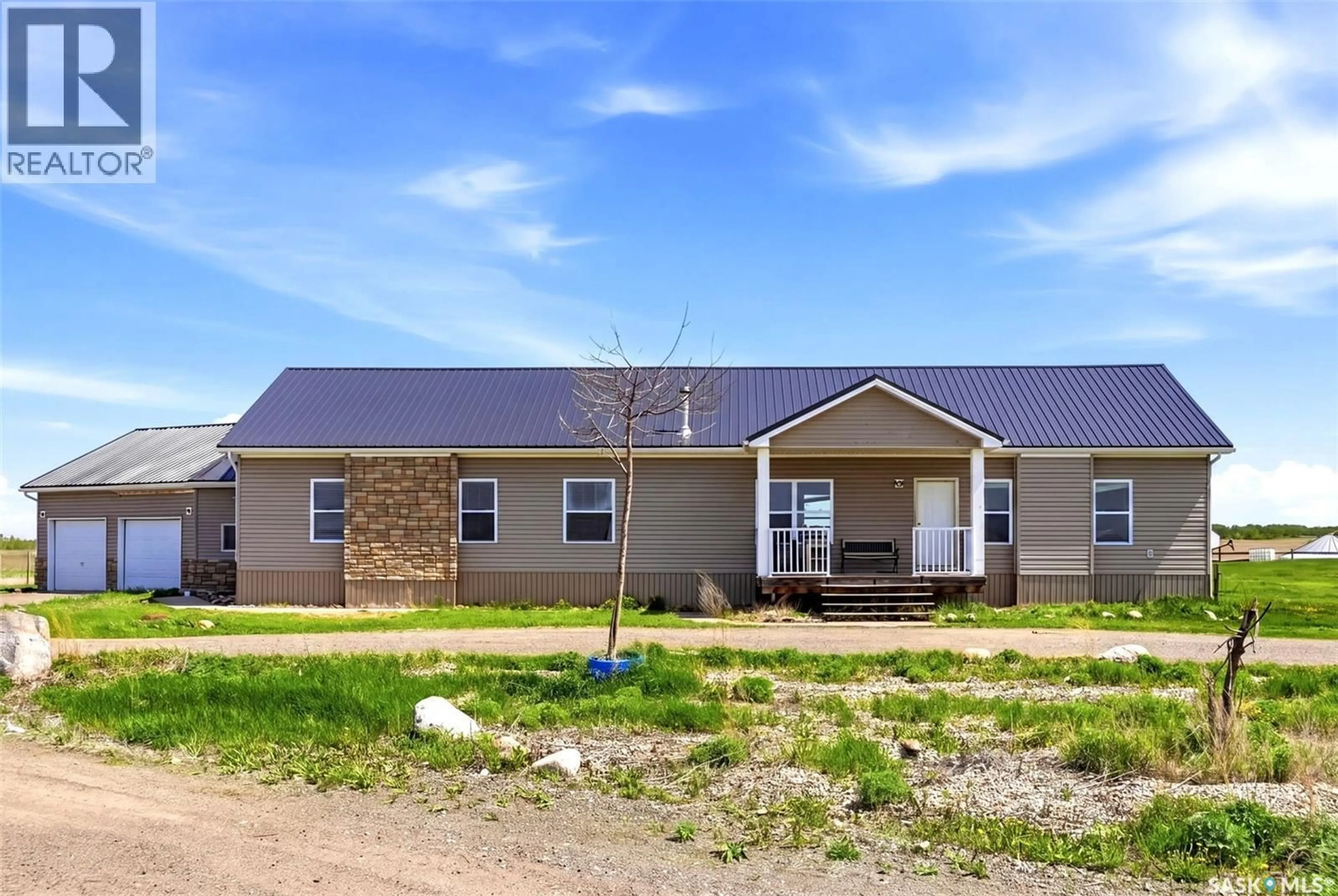 Home with vinyl exterior material, building for SILTON ACREAGE, Longlaketon Rm No. 219 Saskatchewan S0G4L0