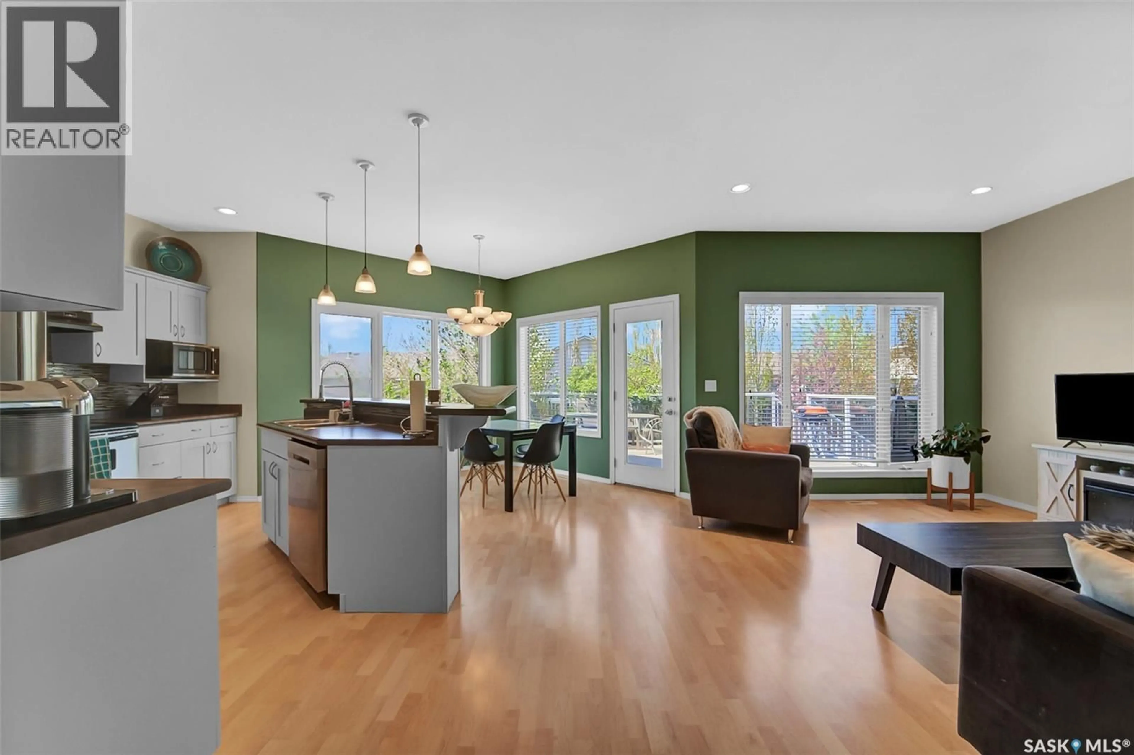 Open concept kitchen, unknown for 729 GRABOWSKI CRESCENT, Warman Saskatchewan S0K4S0