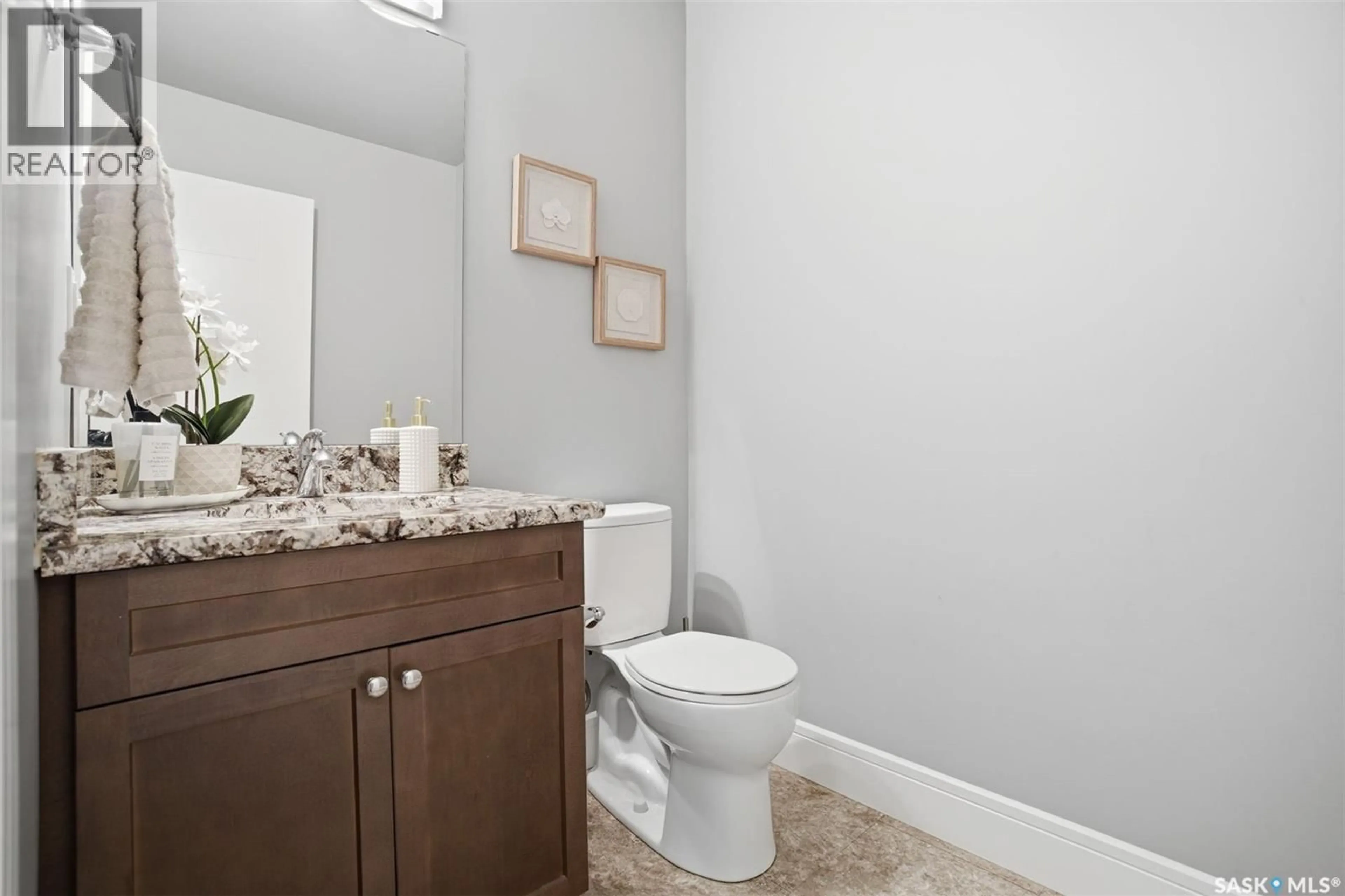 Standard bathroom, ceramic/tile floor for 346 DICKSON CRESCENT, Saskatoon Saskatchewan S7T0T8