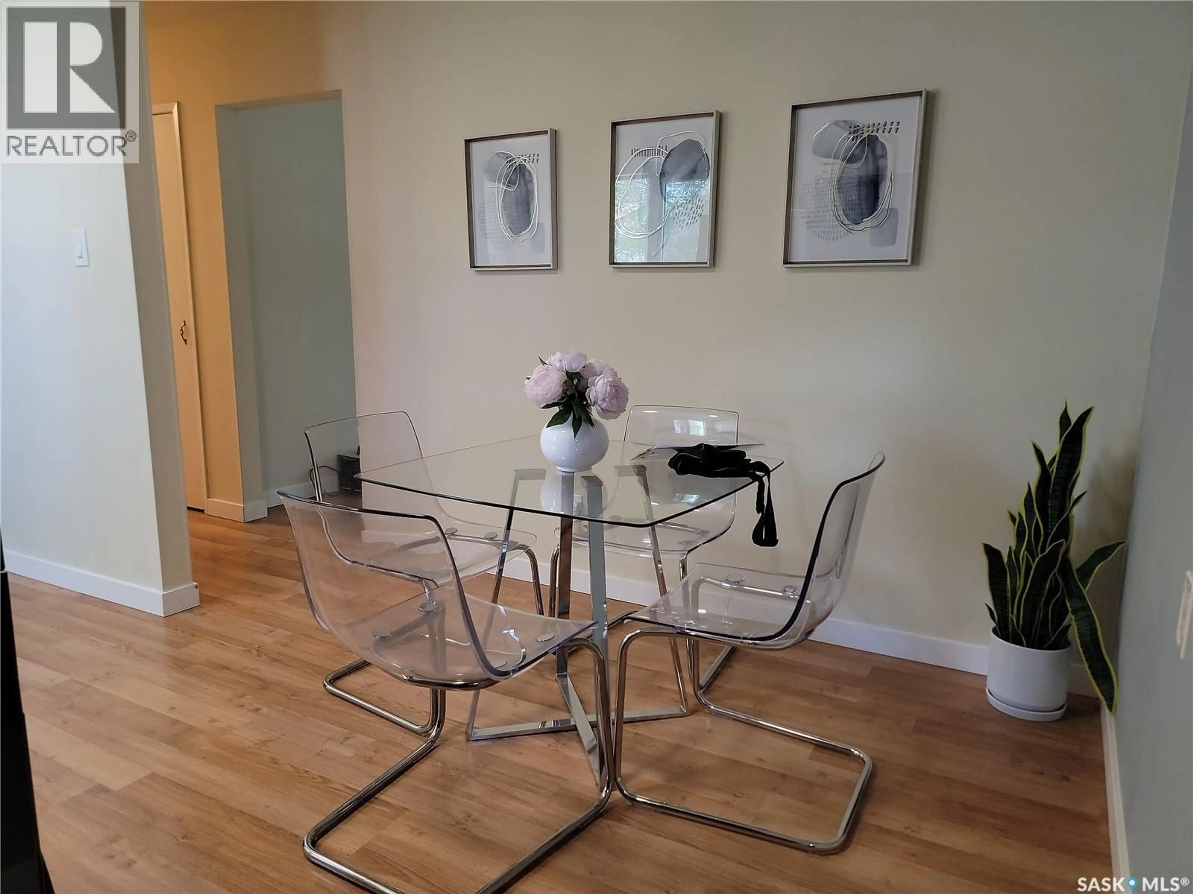 Dining room, wood/laminate floor for 1621 GREIG AVENUE, Saskatoon Saskatchewan S7N2K1
