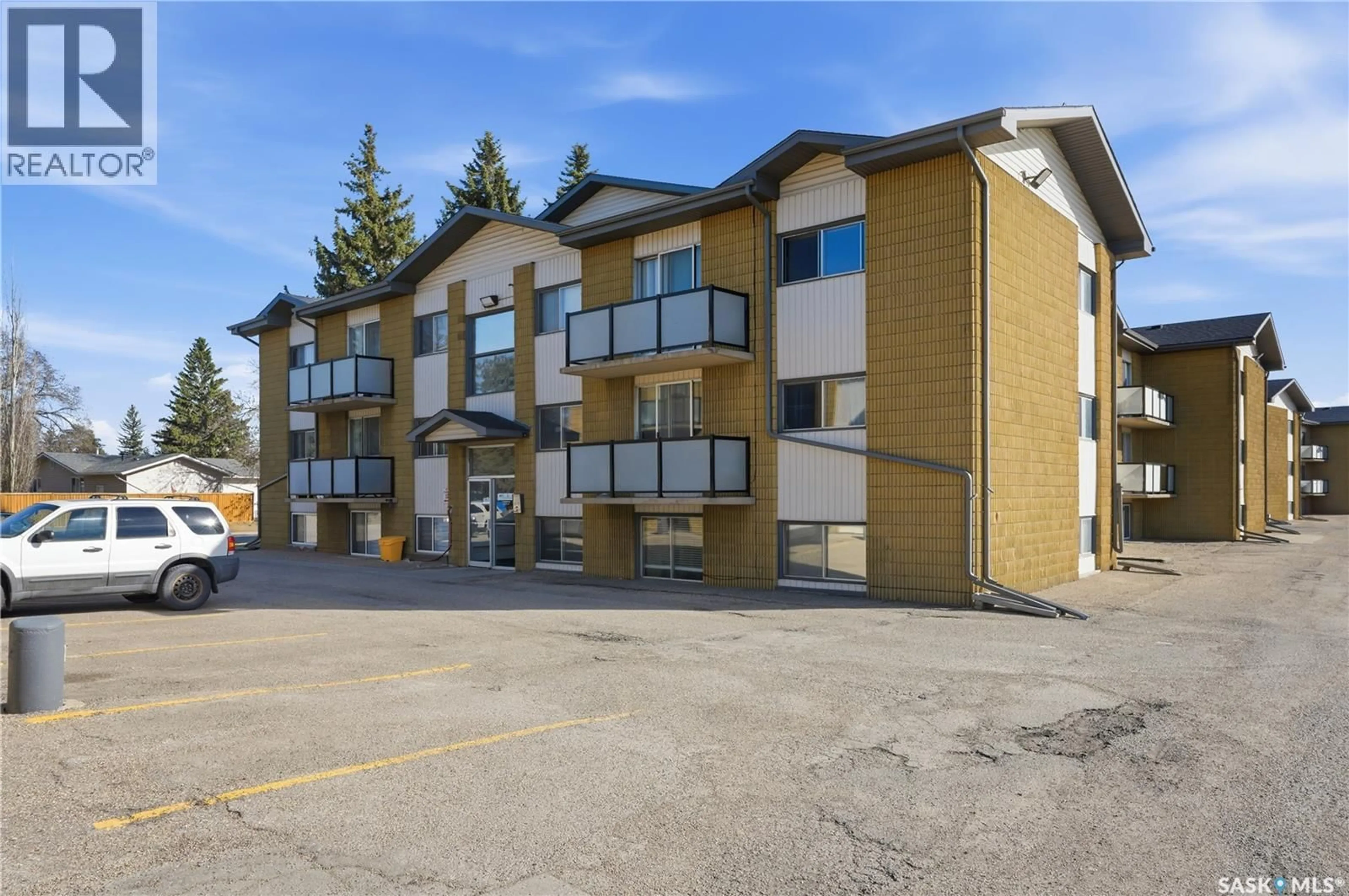 Patio, unknown for 3 - 93 COLUMBIA DRIVE, Saskatoon Saskatchewan S7K1E3