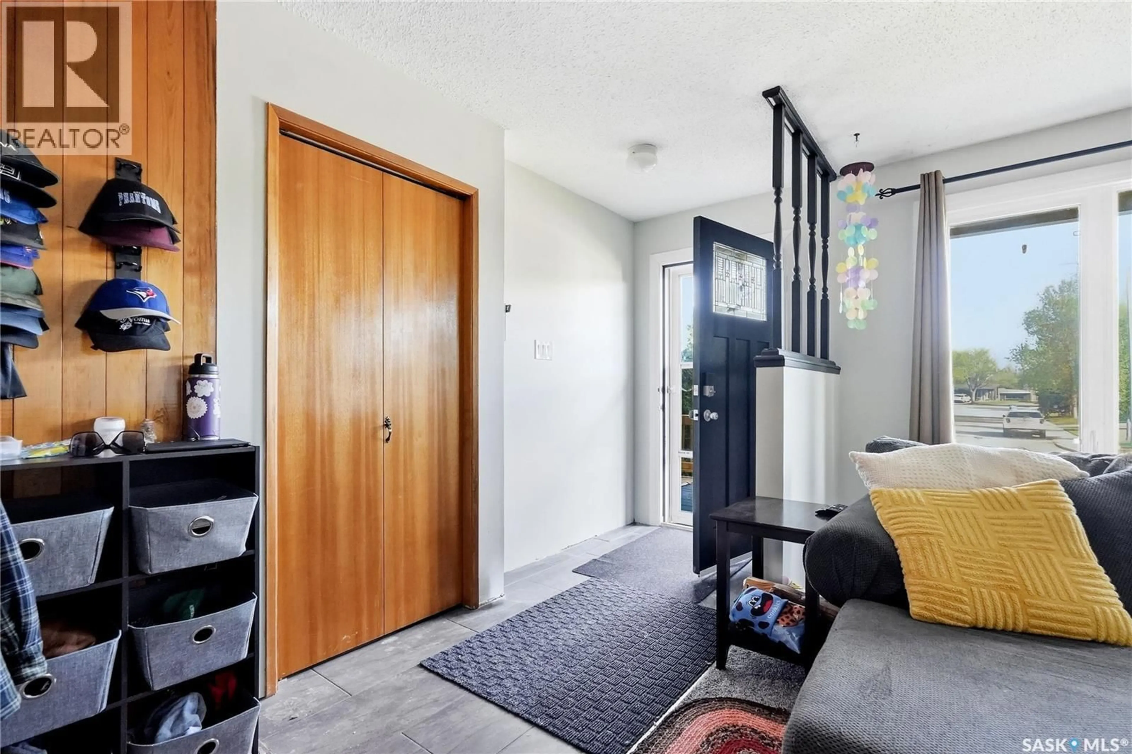 Indoor entryway for 742 MCCORMACK ROAD, Saskatoon Saskatchewan S7M4Z9