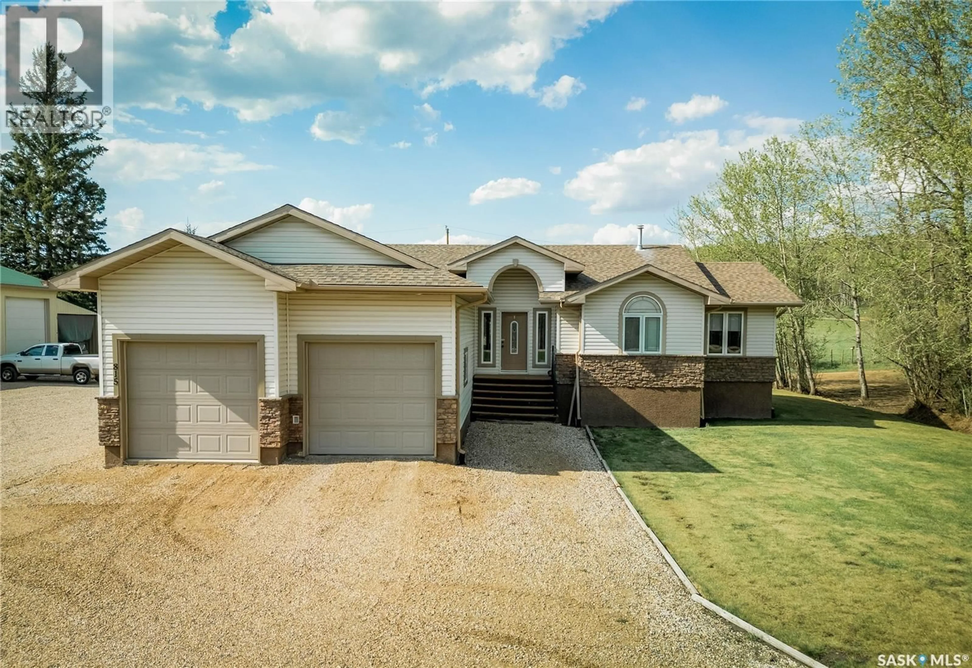 Home with vinyl exterior material, street for 815 WEIKLE AVENUE, Sturgis Saskatchewan S0A4A0