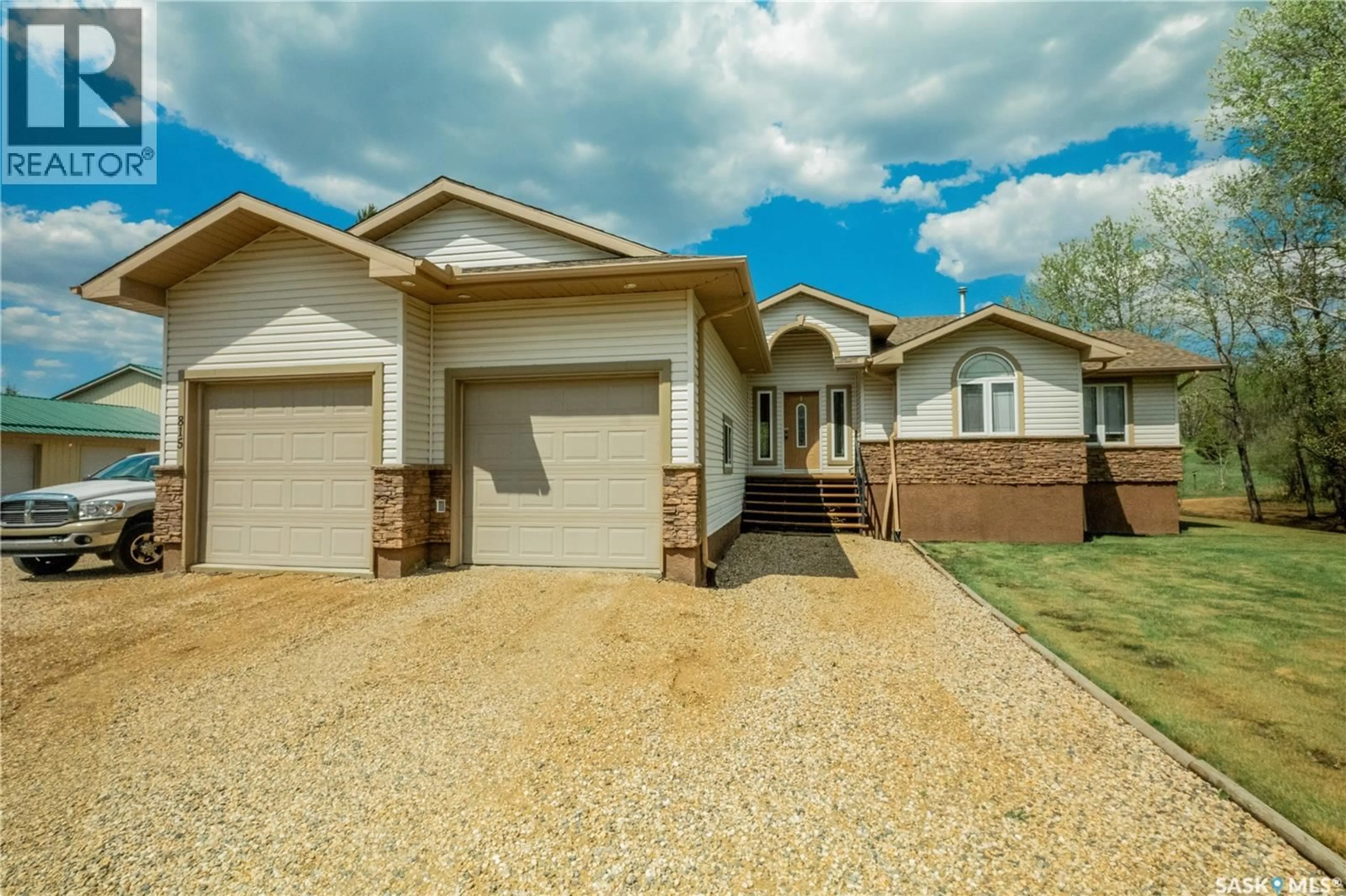 Home with vinyl exterior material, street for 815 WEIKLE AVENUE, Sturgis Saskatchewan S0A4A0