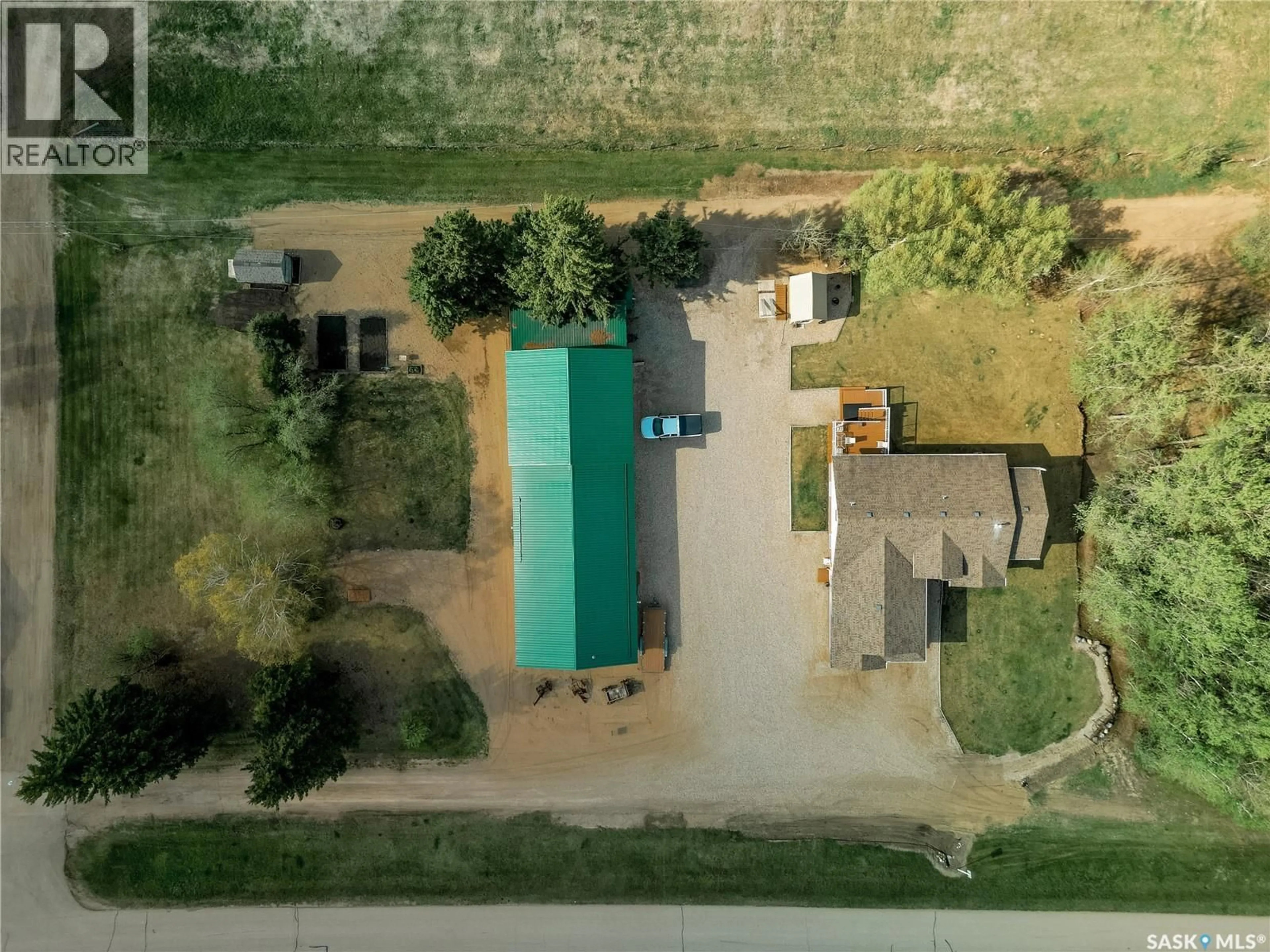 A pic from outside/outdoor area/front of a property/back of a property/a pic from drone, street for 815 WEIKLE AVENUE, Sturgis Saskatchewan S0A4A0