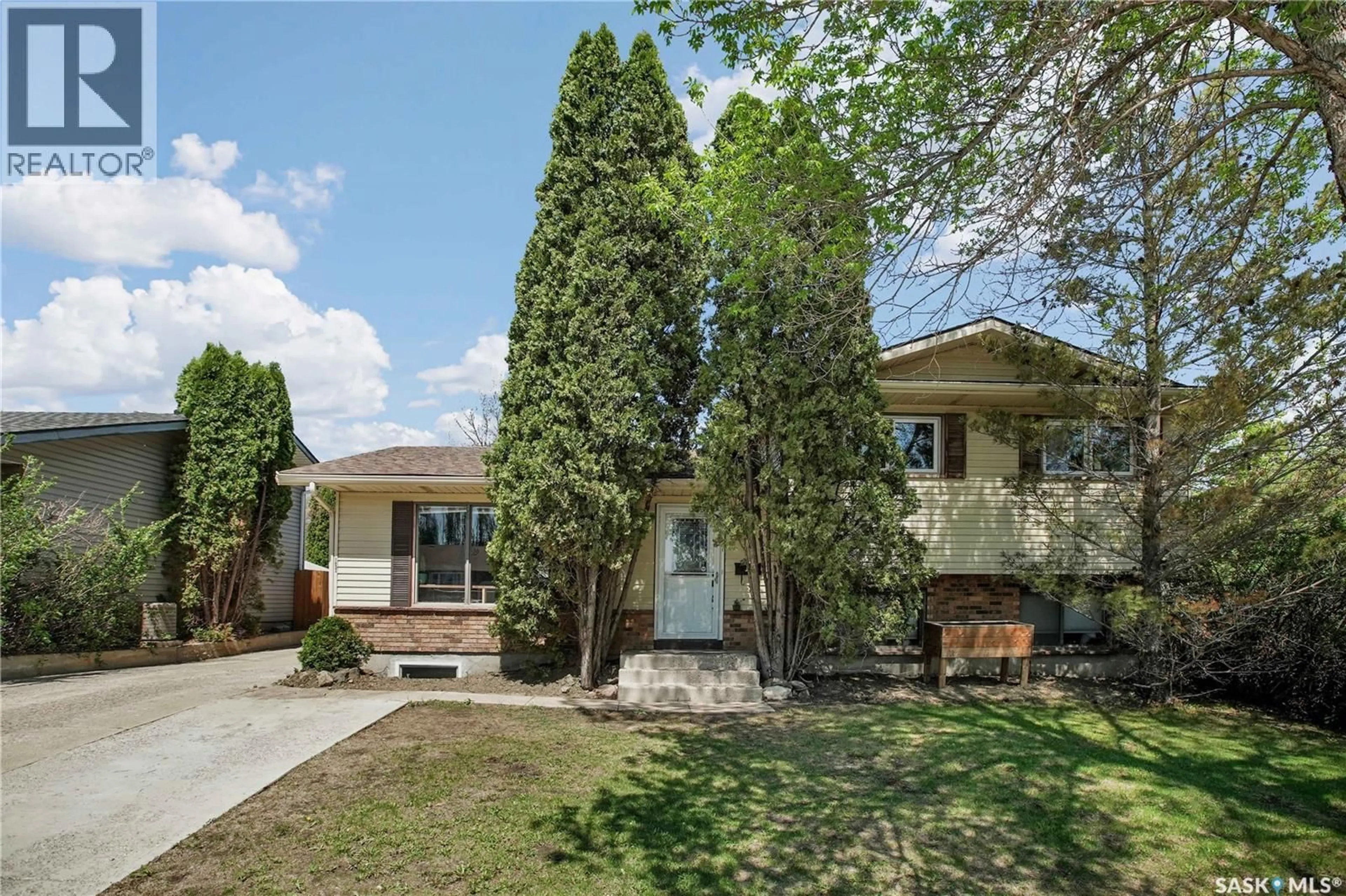 Unknown for E - 3831 TAYLOR STREET, Saskatoon Saskatchewan S7H5H5