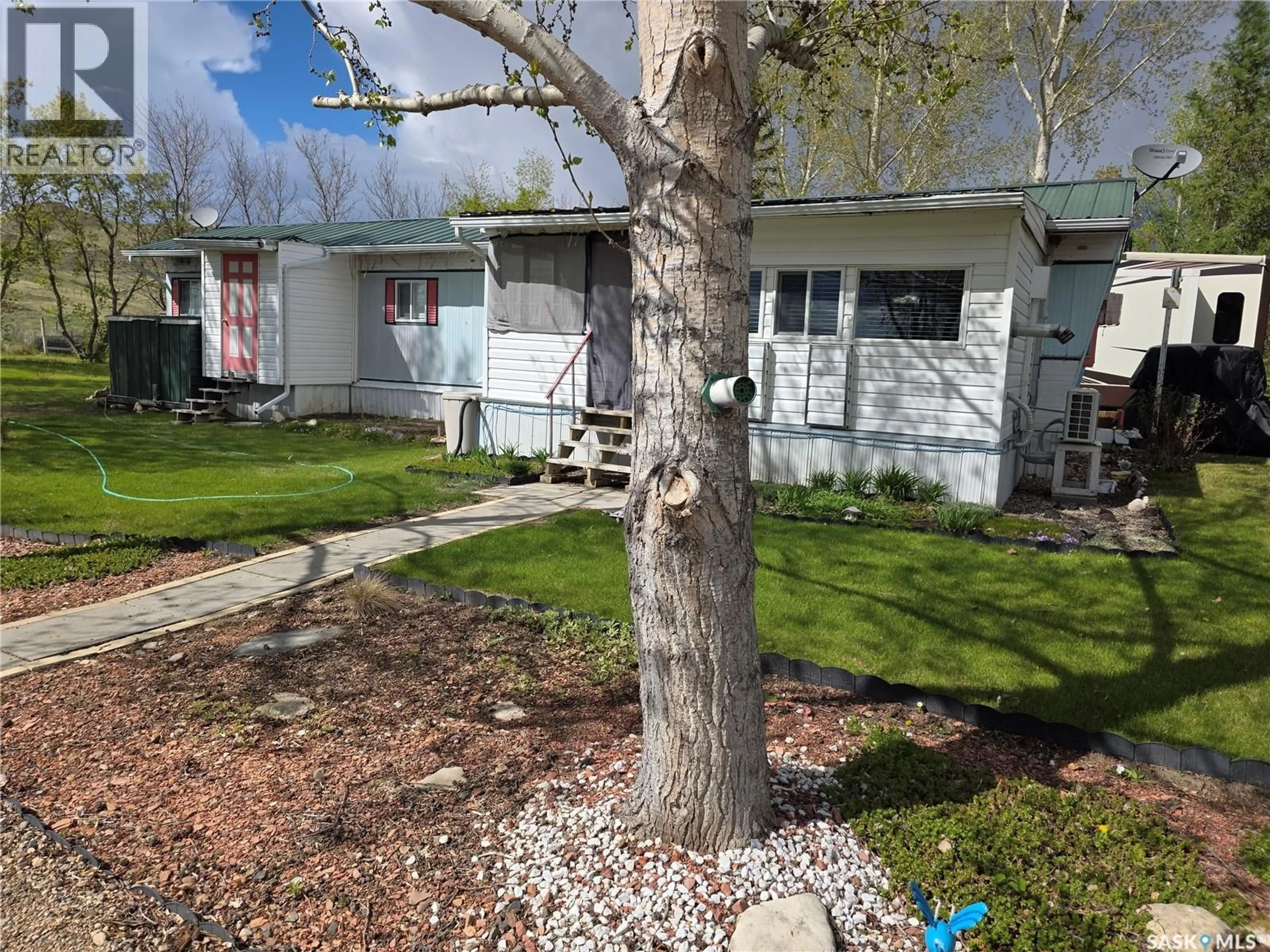 Home with vinyl exterior material, street for 76 WALLEYE WAY, Victory Rm No. 226 Saskatchewan S0L0C0