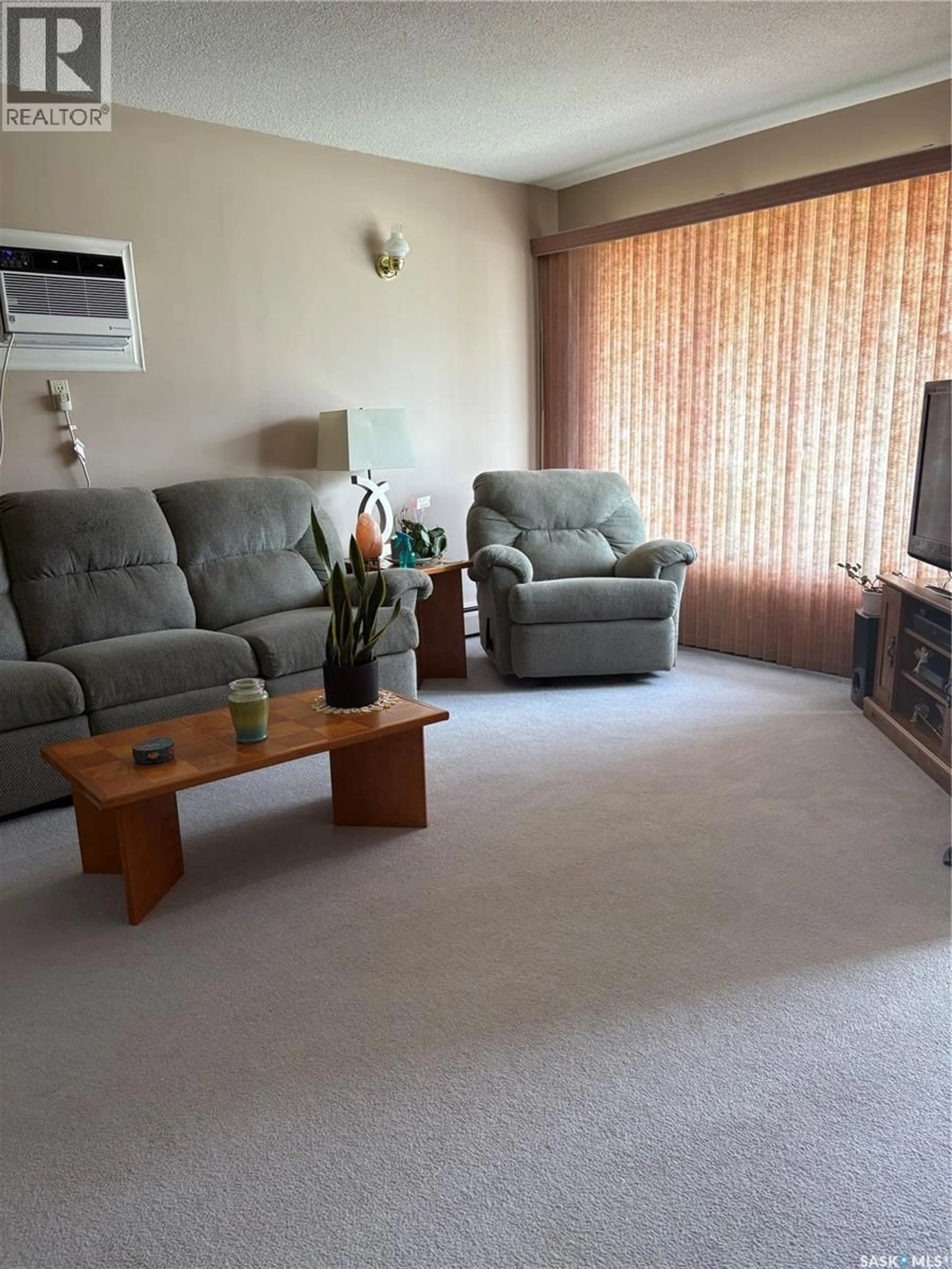 Living room with furniture, unknown for 1058 MONTAGUE STREET, Regina Saskatchewan S4T3H5