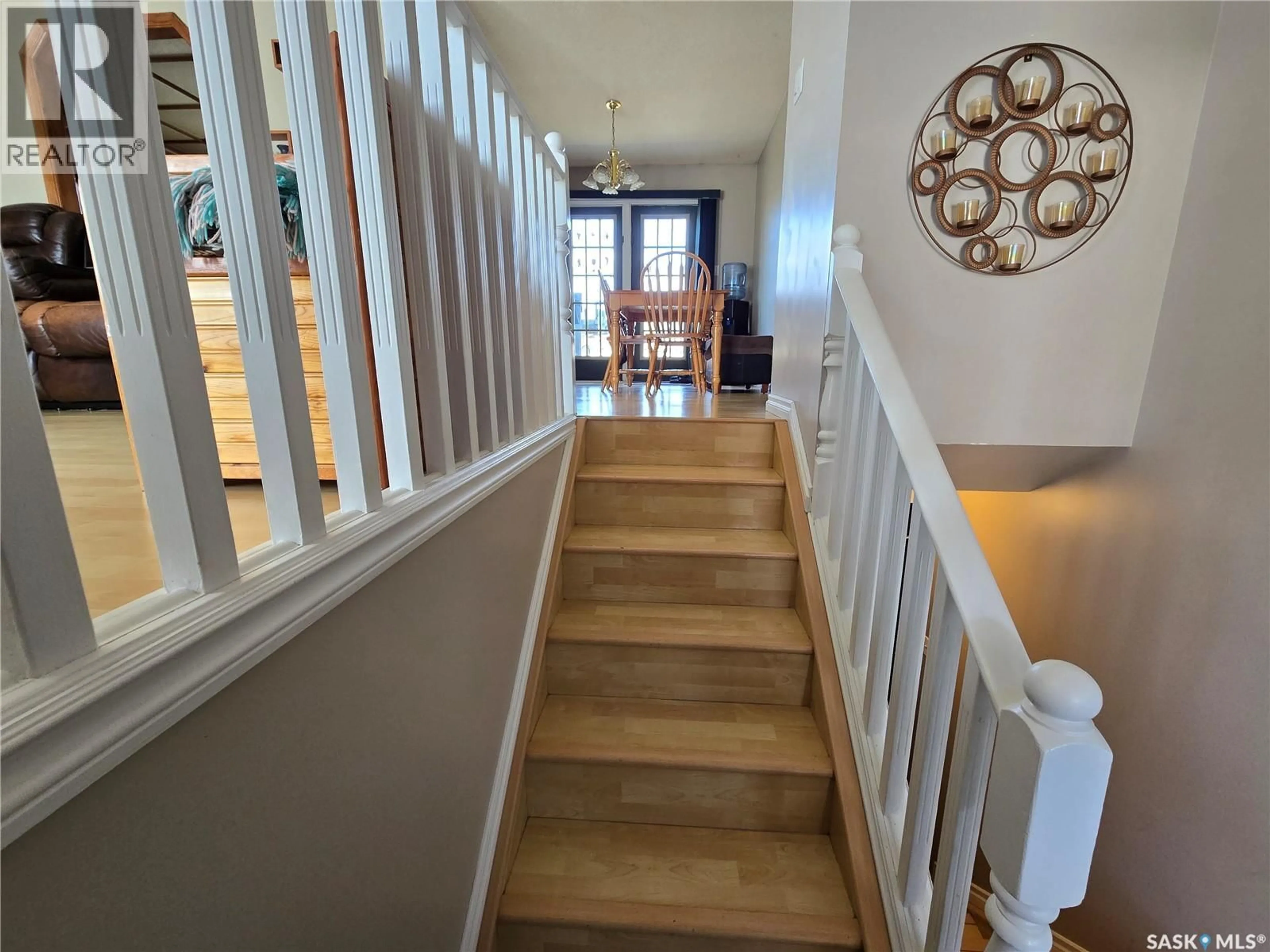 Indoor entryway for 3464 EAGLE CRESCENT, Prince Albert Saskatchewan S6V7W9