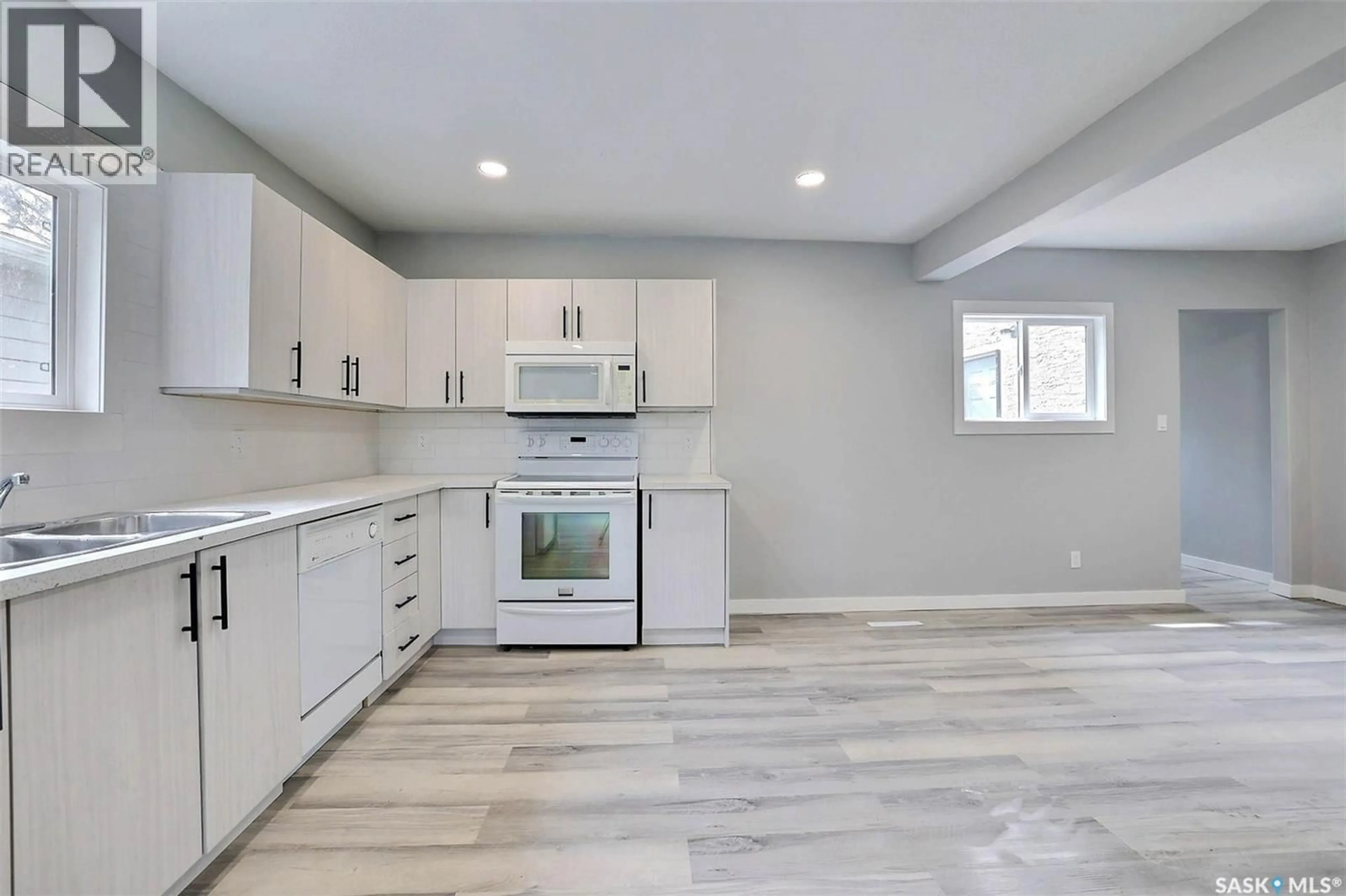 Open concept kitchen, ceramic/tile floor for 650 ROBINSON STREET, Regina Saskatchewan S4P2L8