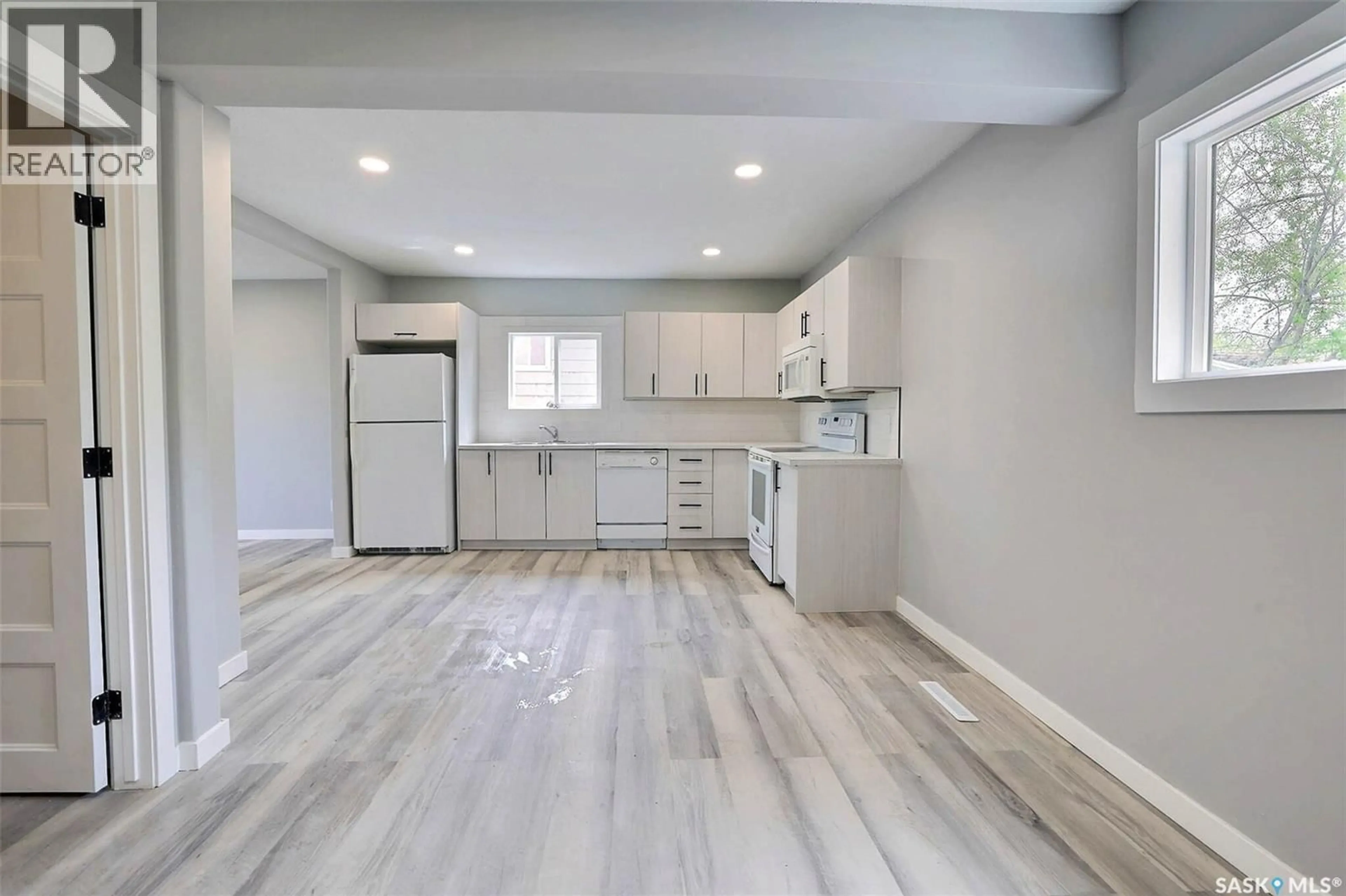 Open concept kitchen, ceramic/tile floor for 650 ROBINSON STREET, Regina Saskatchewan S4P2L8