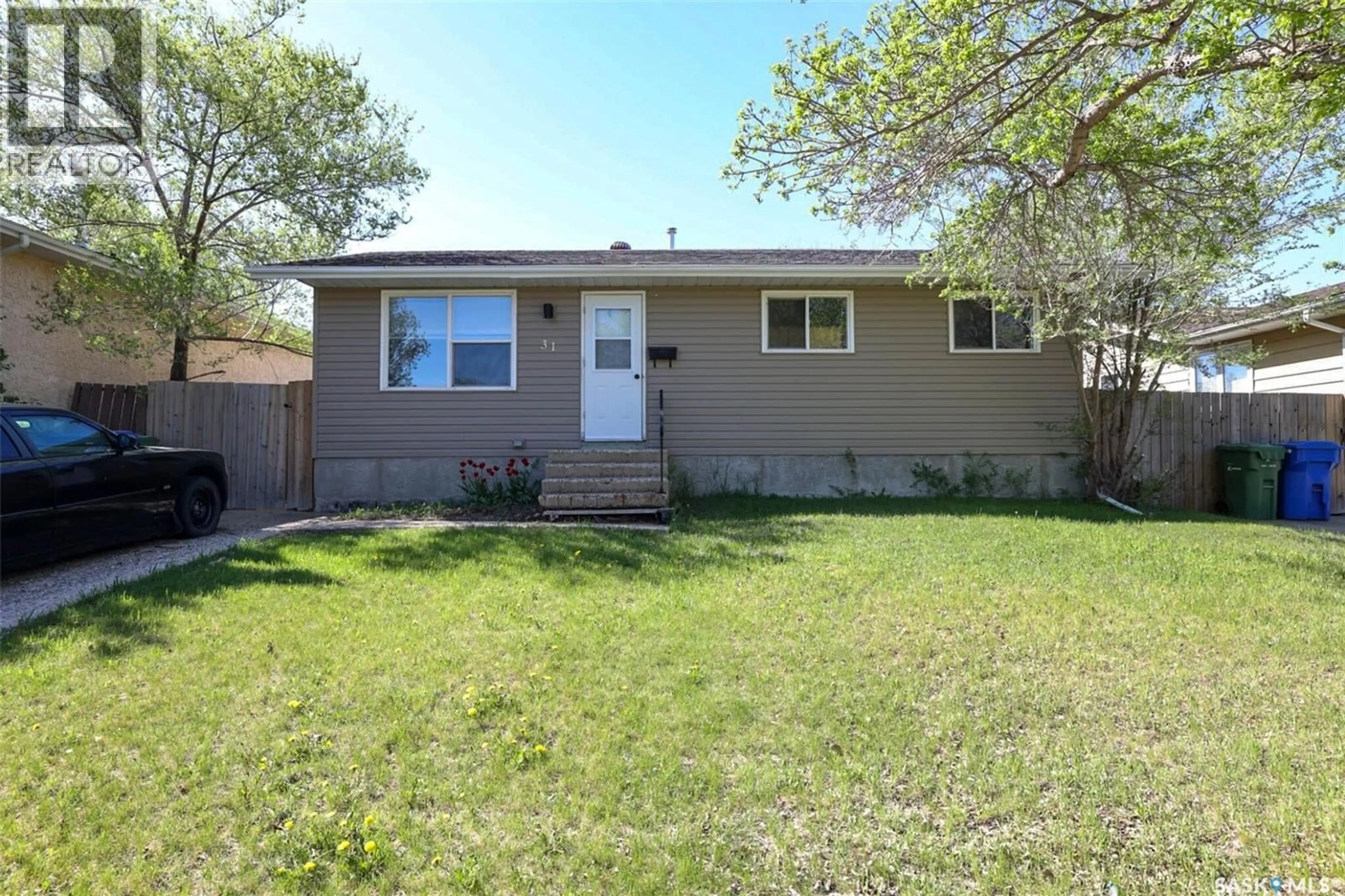 Home with vinyl exterior material, street for 31 PAYNTER CRESCENT, Regina Saskatchewan S4X1H5