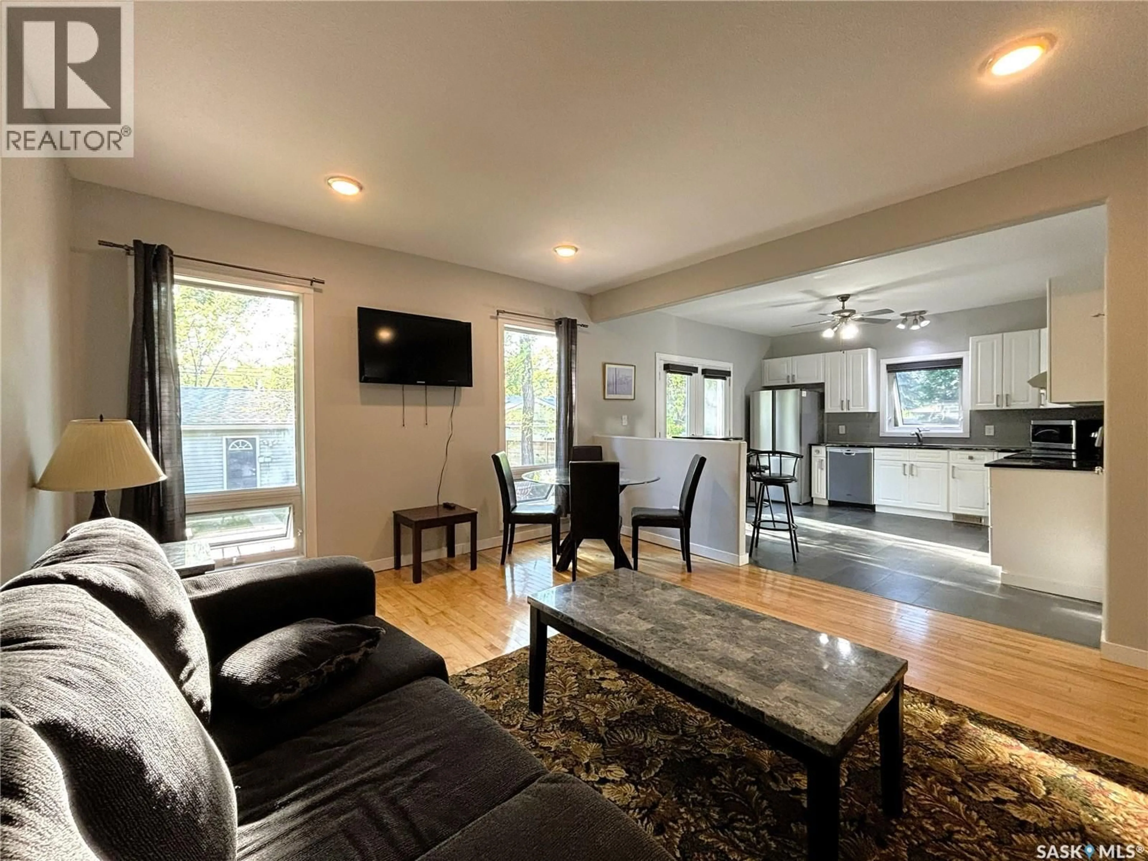Living room with furniture, unknown for 819 5TH AVENUE, Saskatoon Saskatchewan S7K2R7