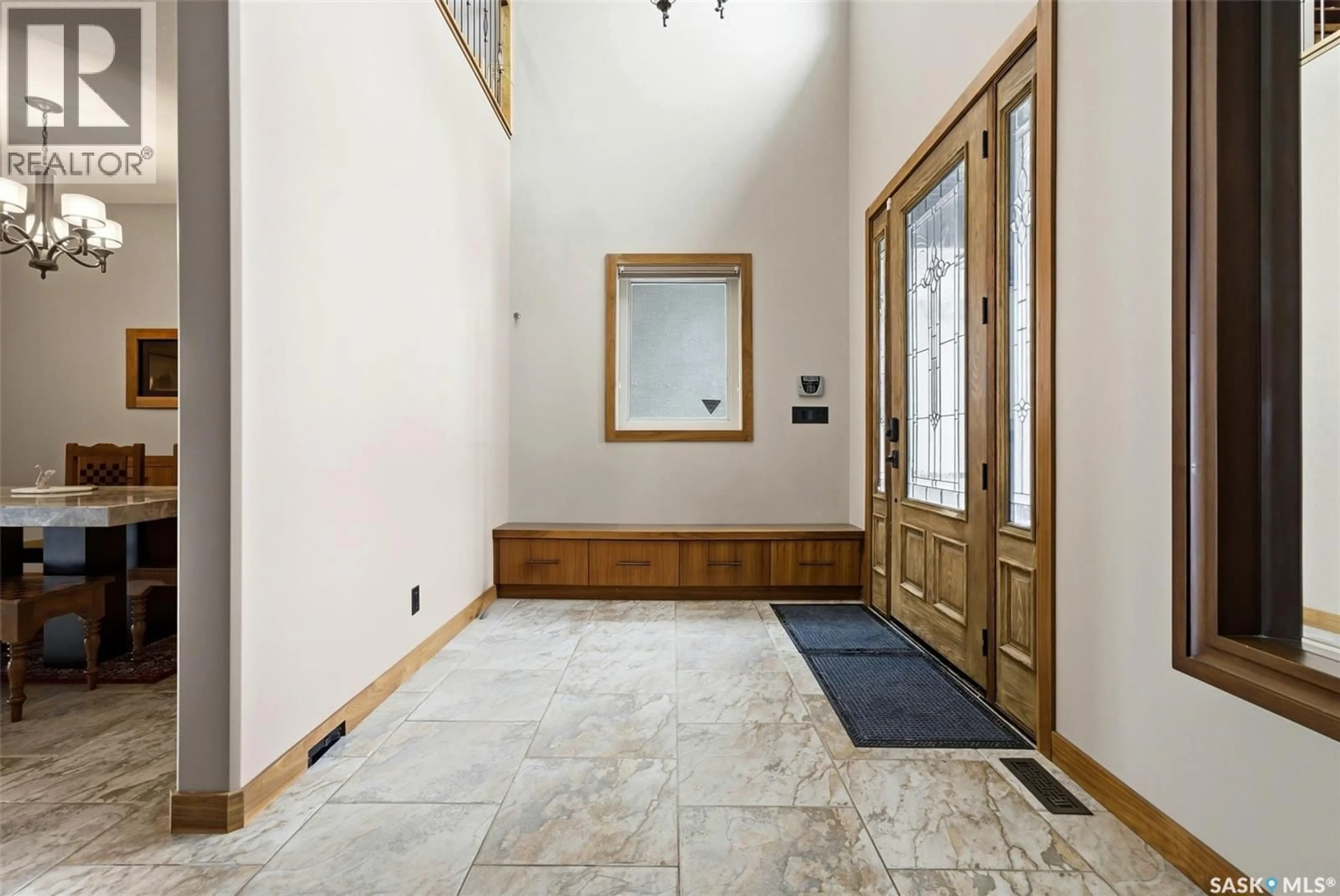 Indoor foyer for 7502 LILAC PLACE, Regina Saskatchewan S4Y0B3