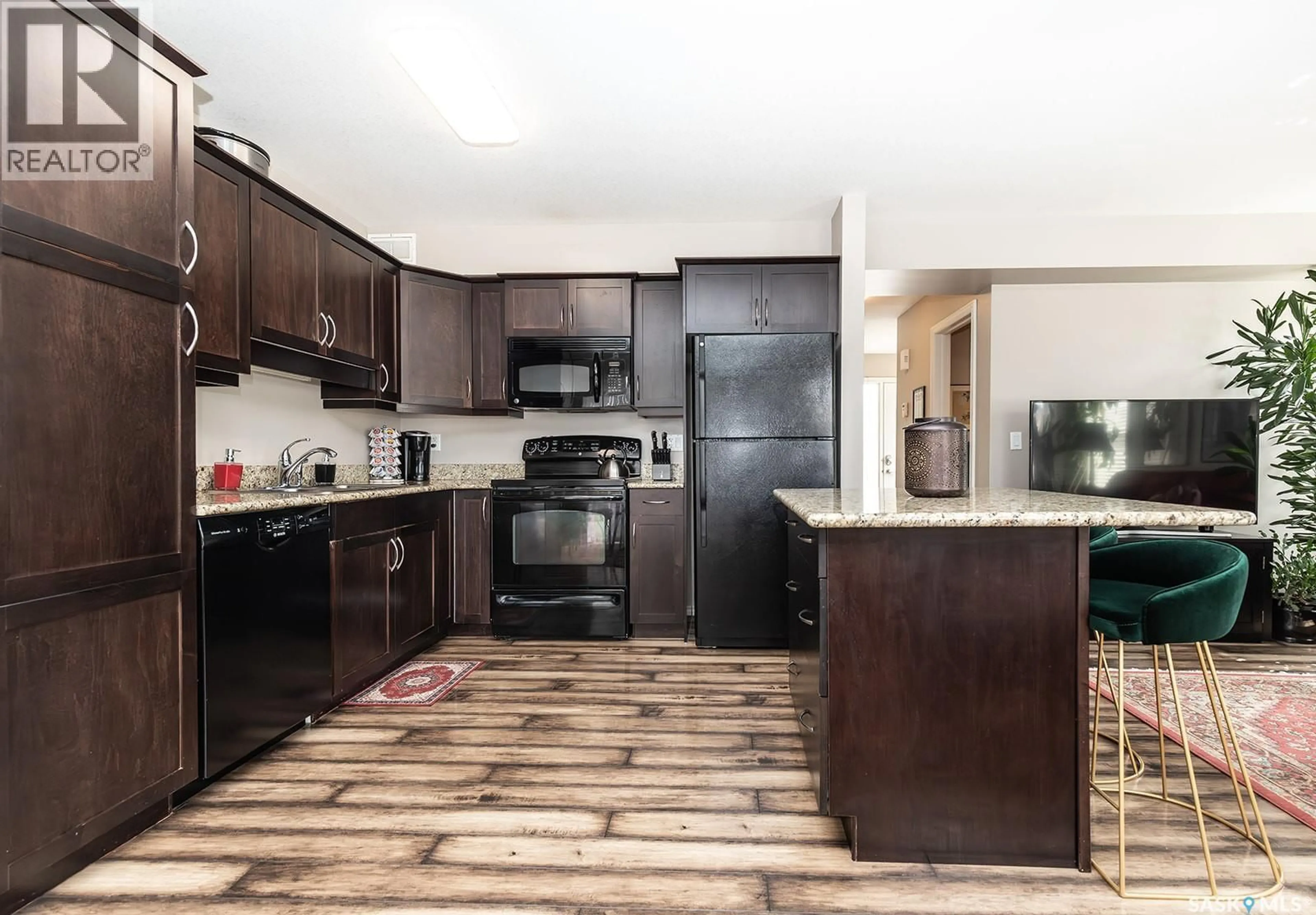 Standard kitchen, unknown for 615 - 214 LYND CRESCENT, Saskatoon Saskatchewan S7T0G8