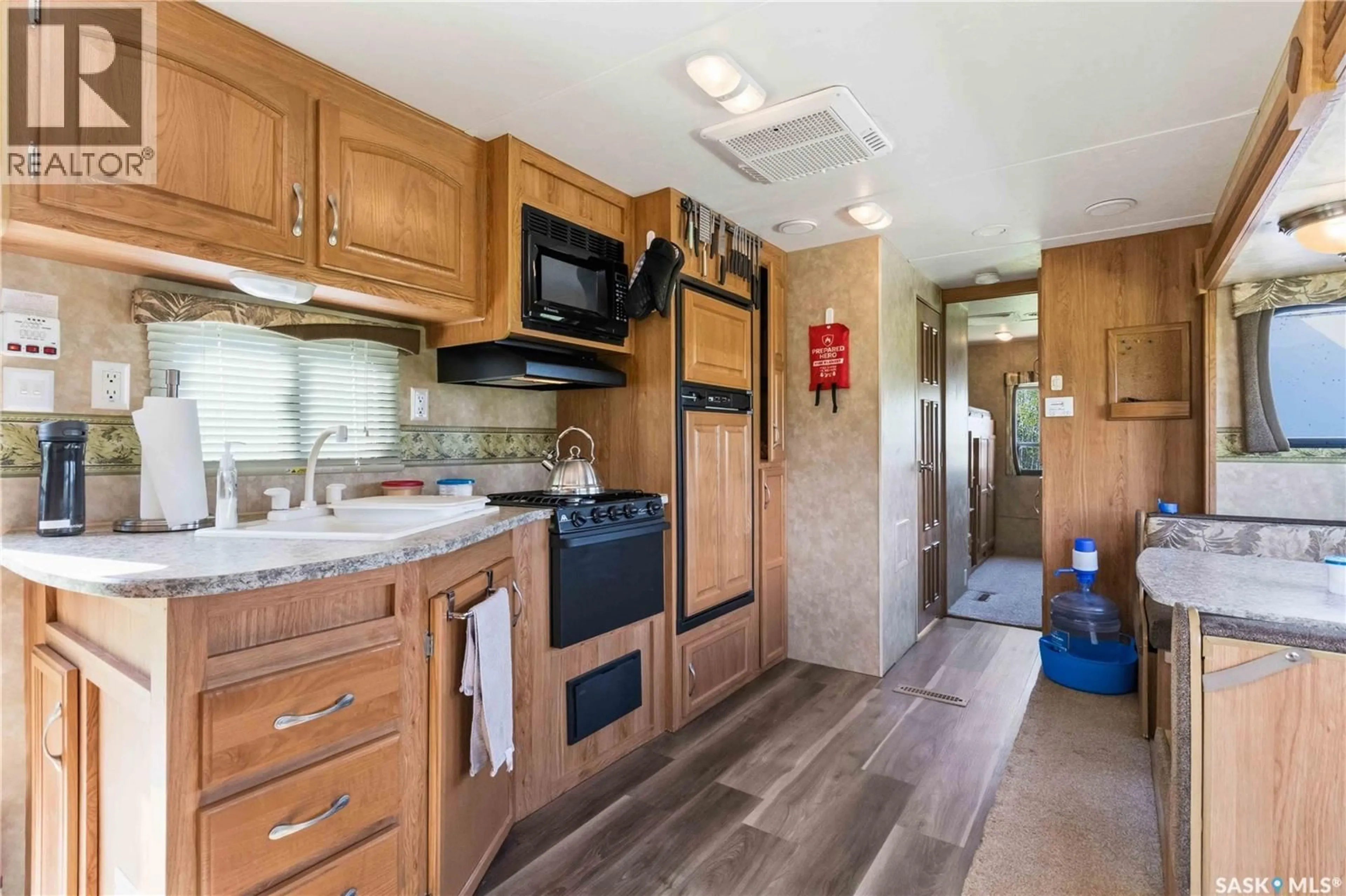 Standard kitchen, unknown for 28 BOUCHARD LANE, Invergordon Rm No. 430 Saskatchewan S0X1A0