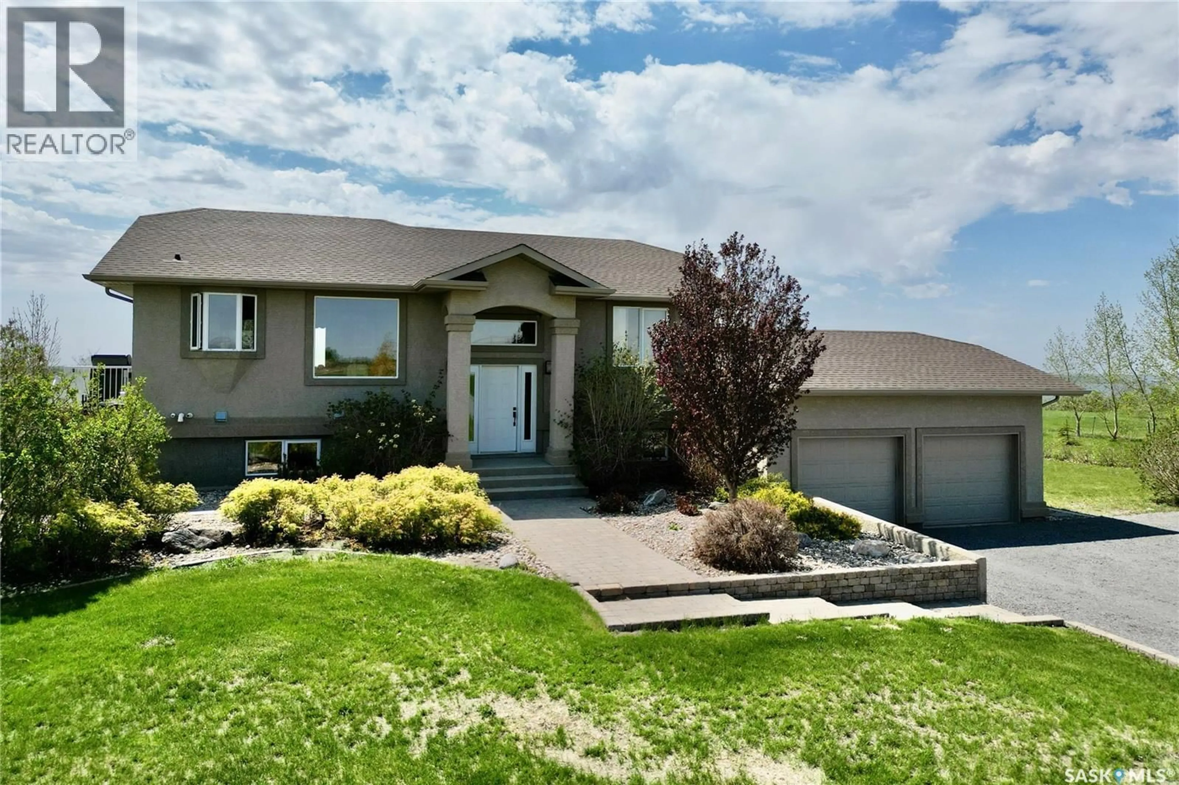 Home with vinyl exterior material, unknown for 14 VALLEY RIDGE ROAD, Longlaketon Rm No. 219 Saskatchewan S0G0W0