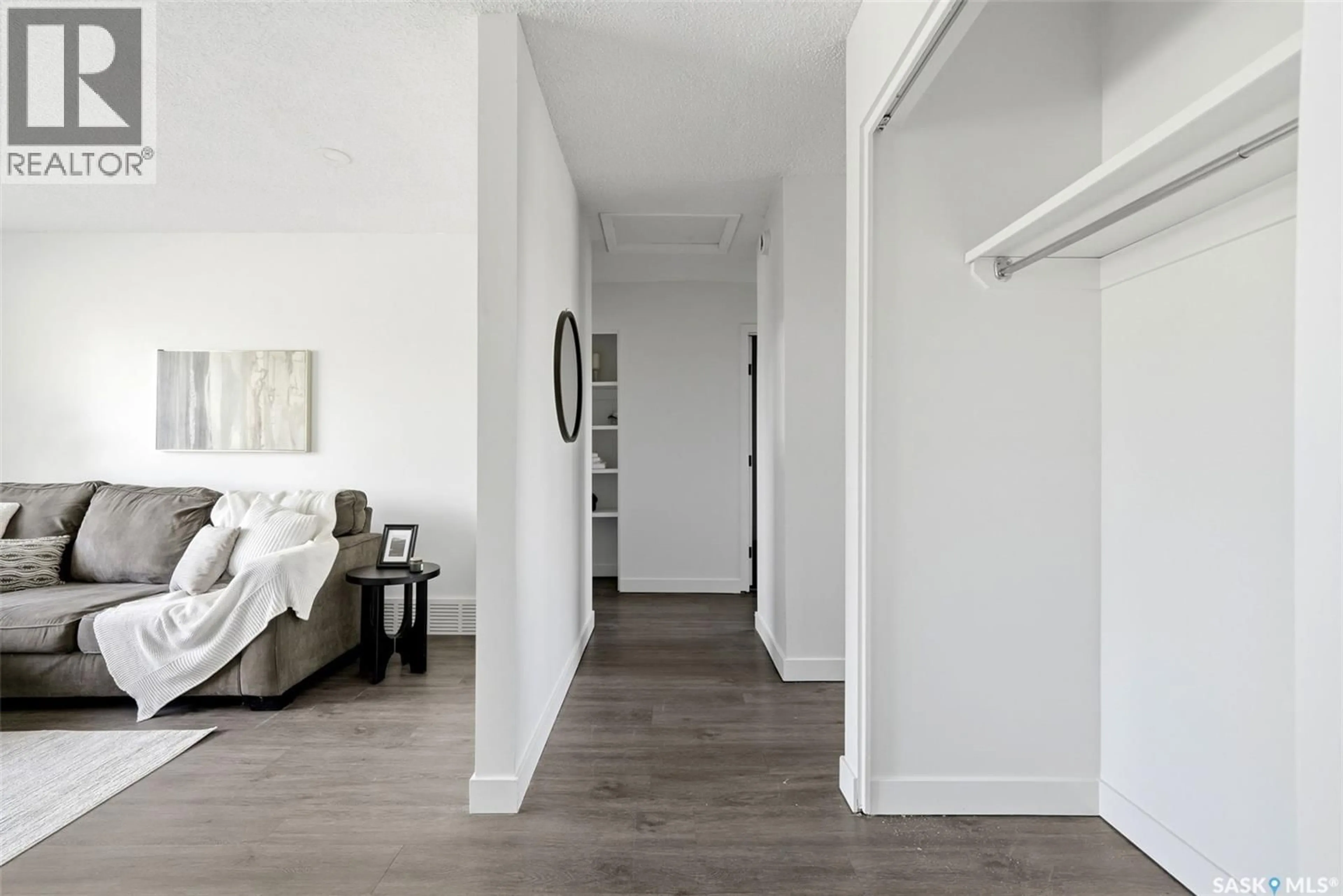 Indoor entryway for 127 MACKENZIE WAY, Regina Saskatchewan S4N5M9