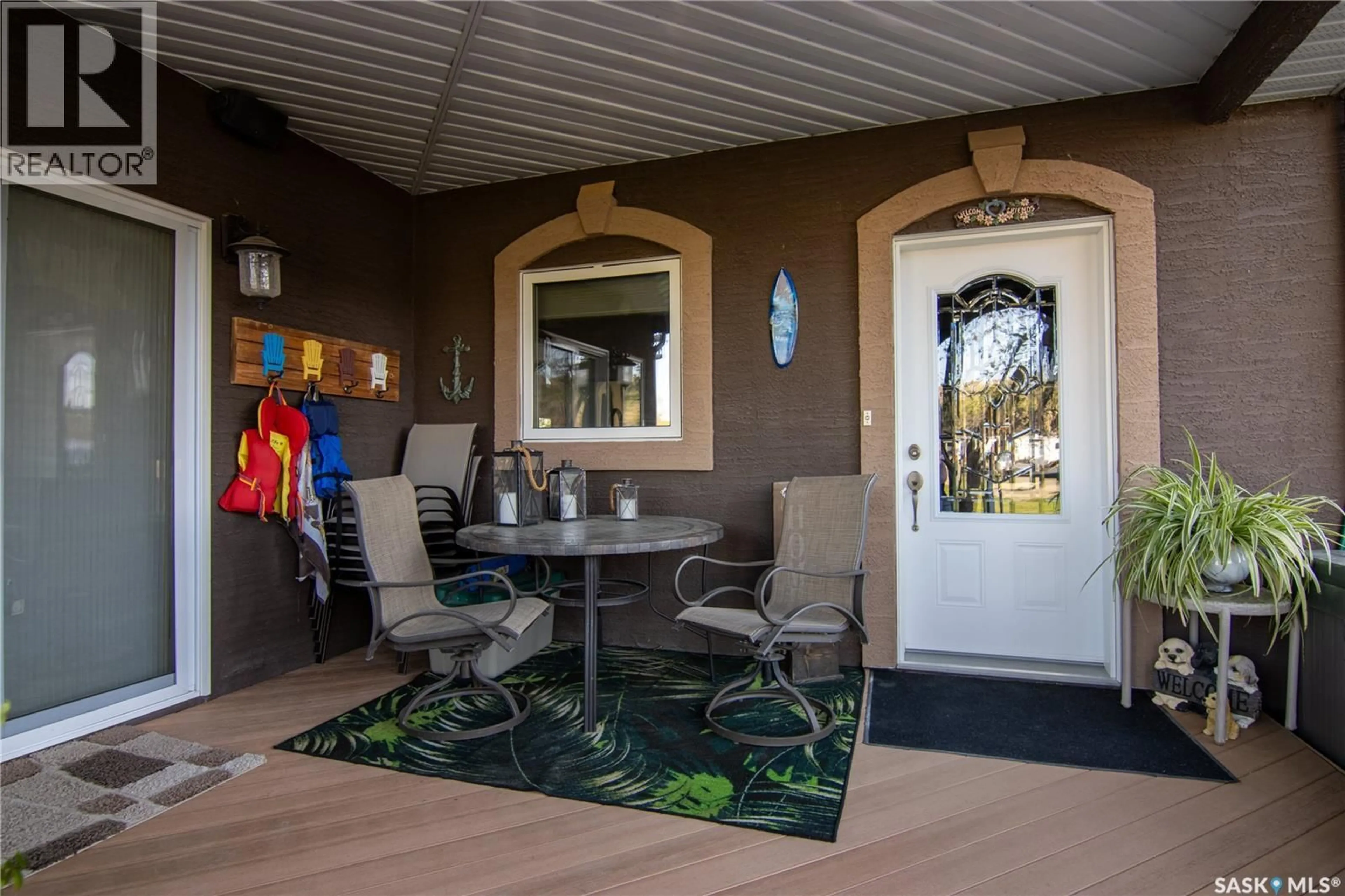 Indoor foyer for SURFSIDE DRIVE, Crooked Lake Saskatchewan S0A1E0