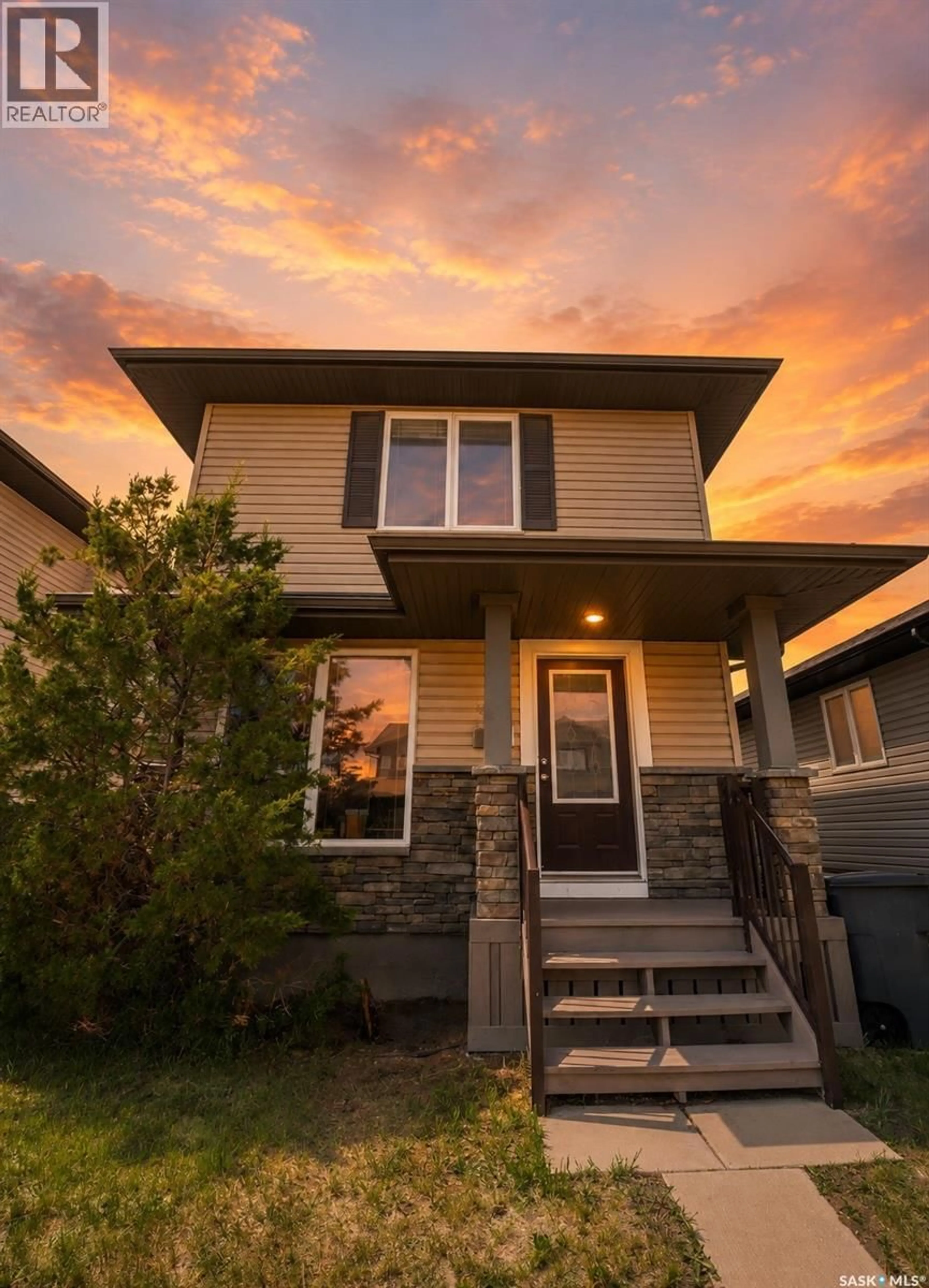 Home with vinyl exterior material, street for 363 LEVALLEY COVE, Saskatoon Saskatchewan S7T0H5