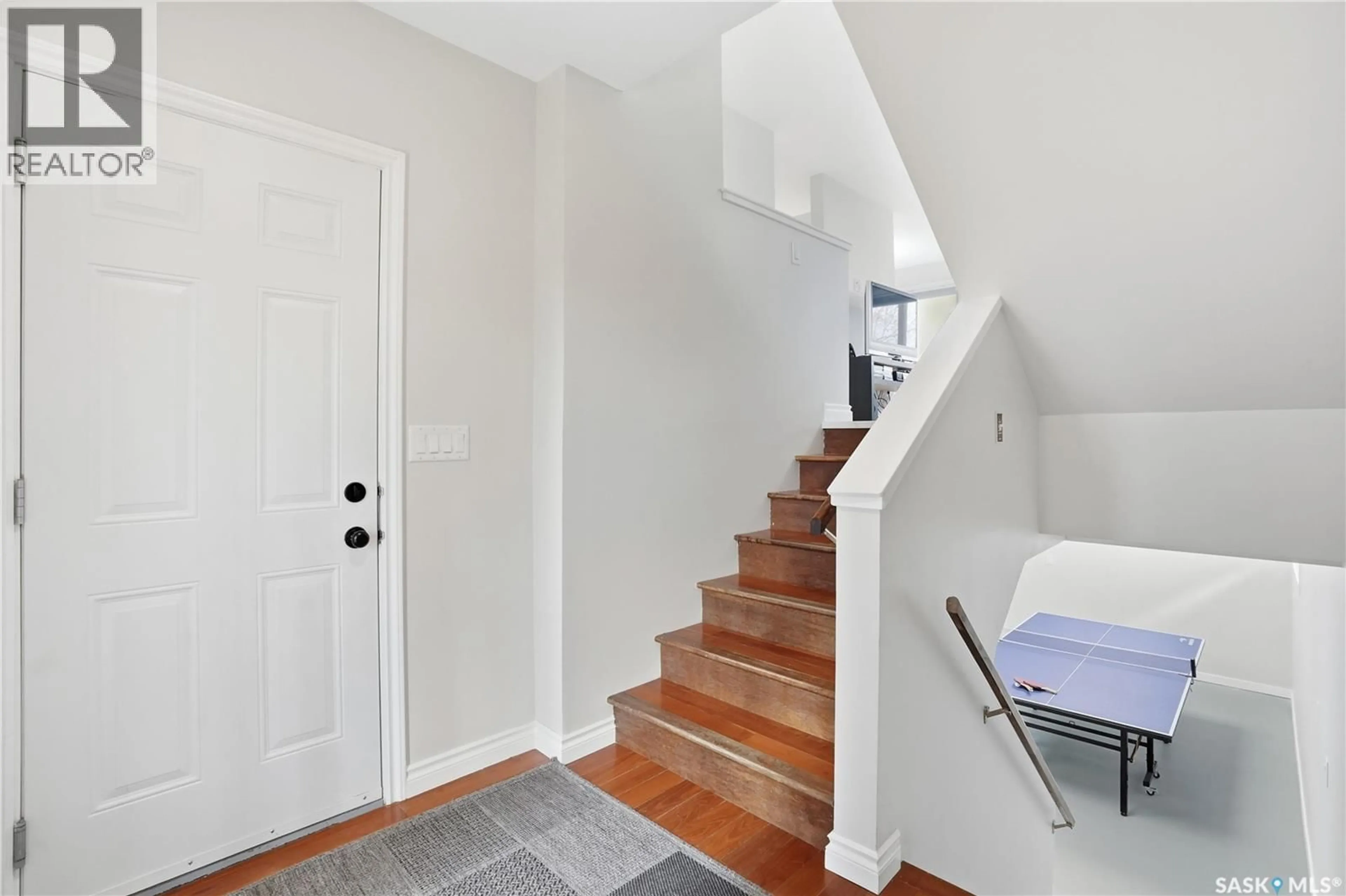 Indoor entryway for A-B - 141 QUEEN STREET, Elbow Saskatchewan S0H1J0