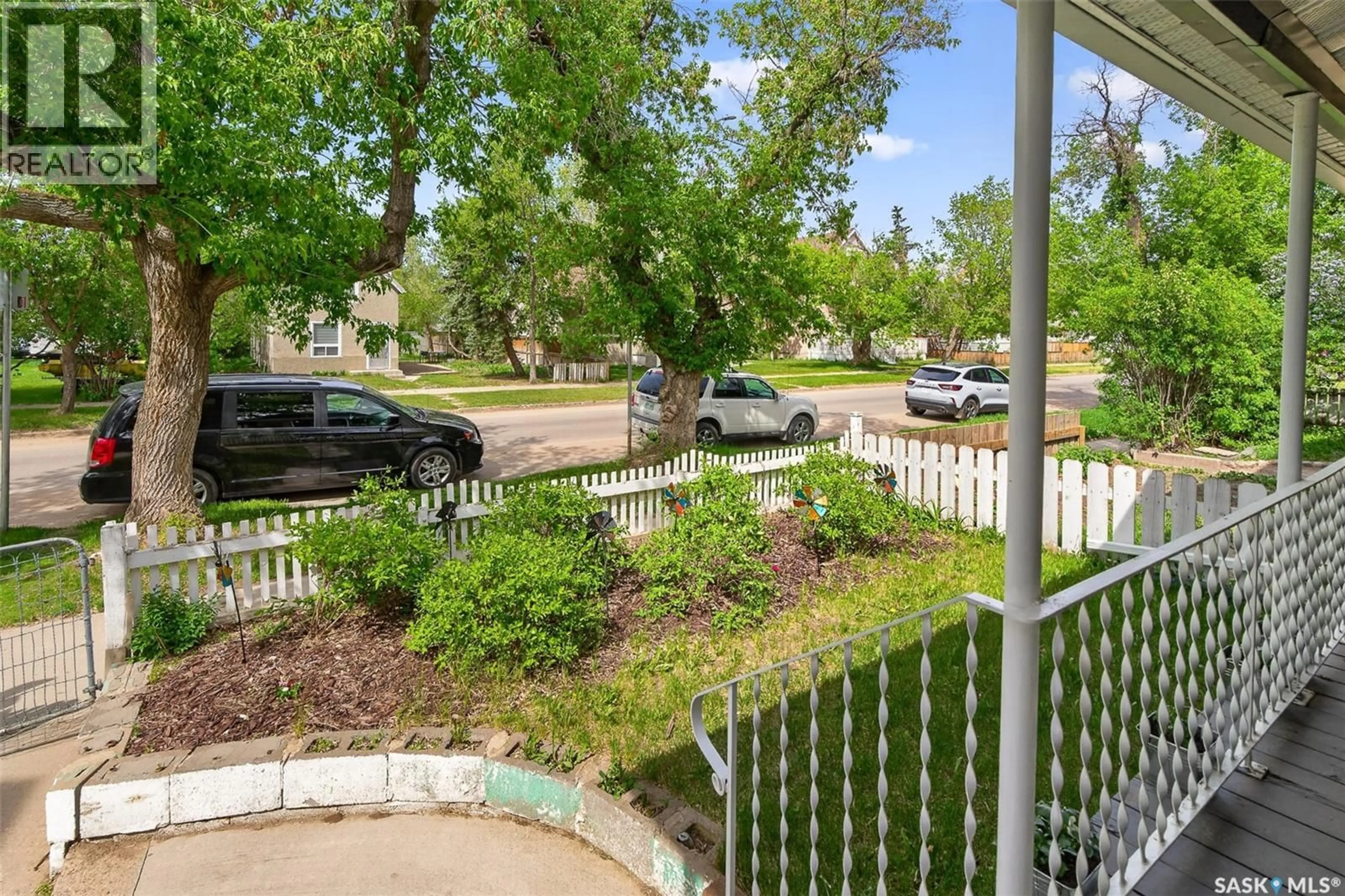 Patio, unknown for 53 LILLOOET STREET E, Moose Jaw Saskatchewan S6H4S3