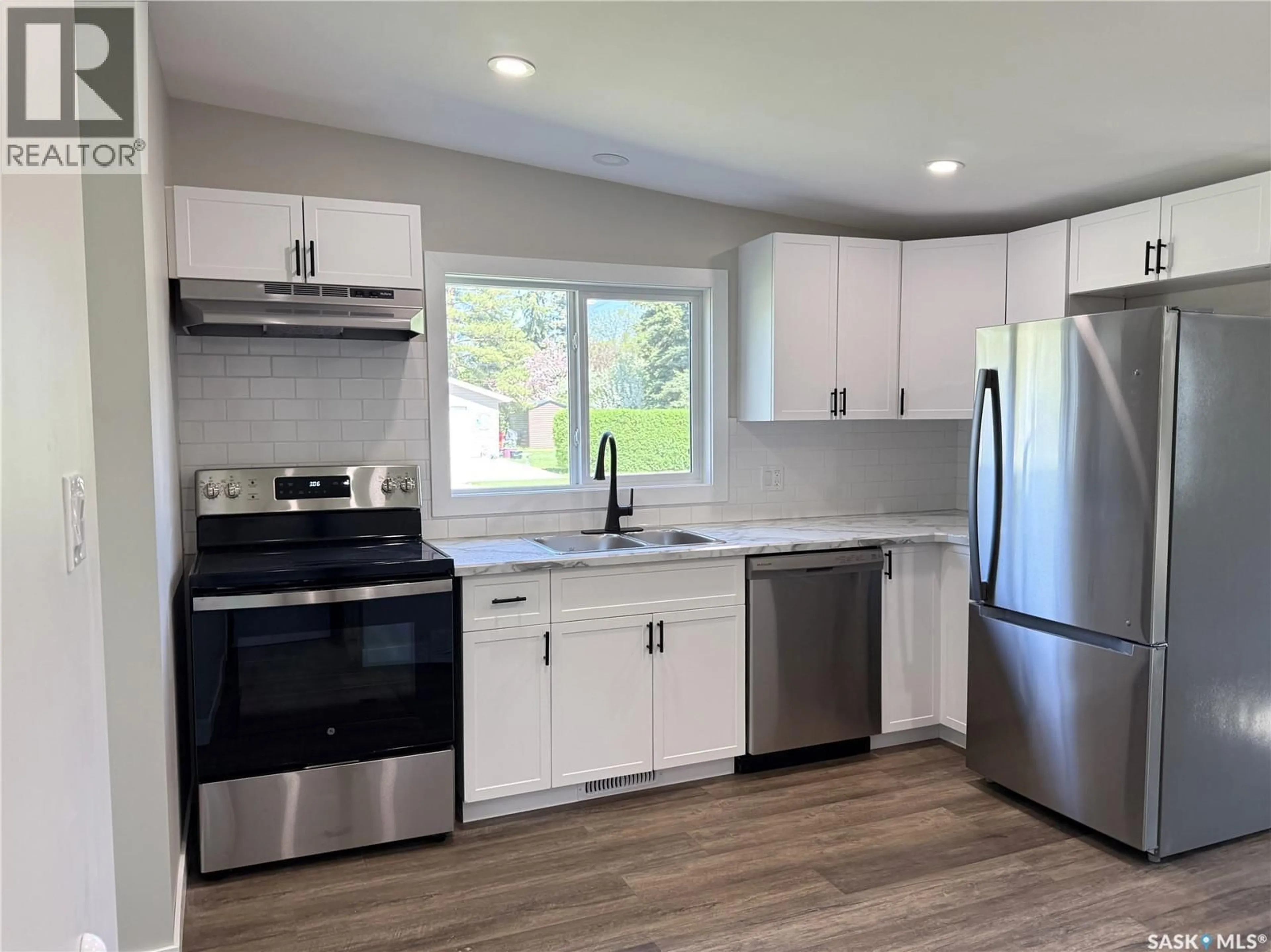 Open concept kitchen, unknown for 212 GARFIELD STREET, Davidson Saskatchewan S0G1A0
