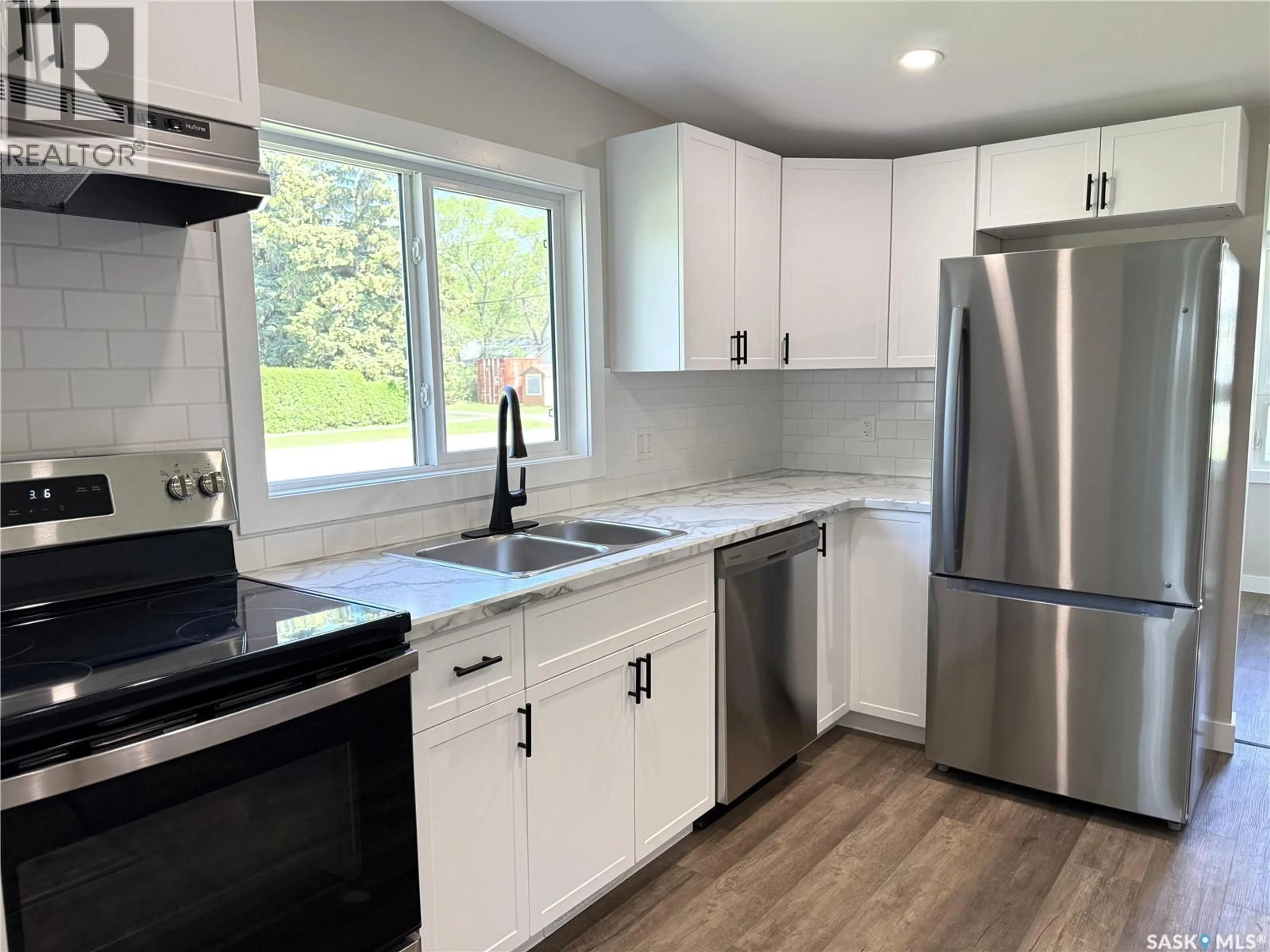 Open concept kitchen, unknown for 212 GARFIELD STREET, Davidson Saskatchewan S0G1A0