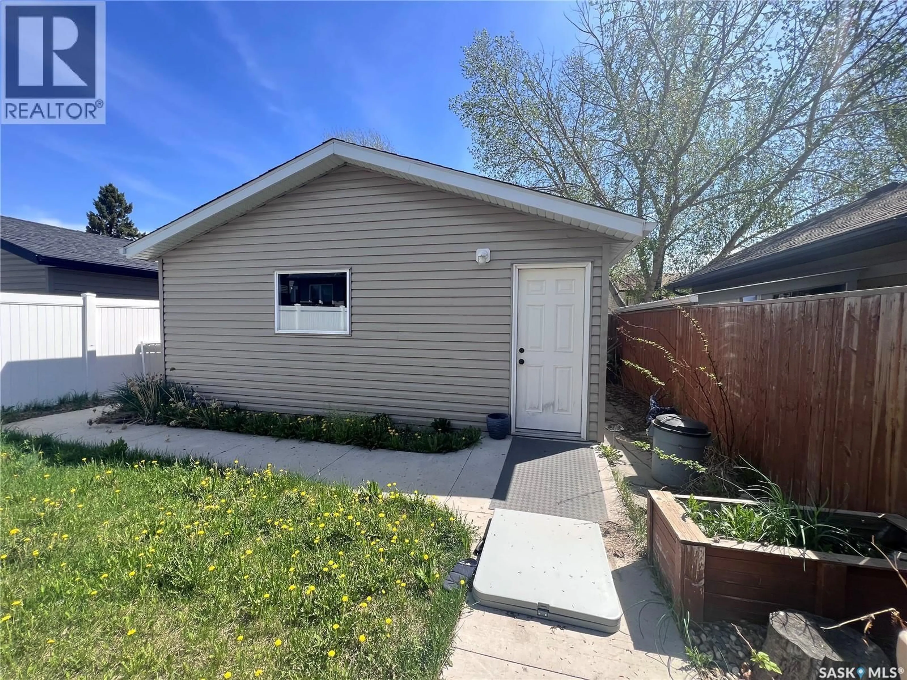 Unknown for 110 CHILDERS CRESCENT, Saskatoon Saskatchewan S7L3G4