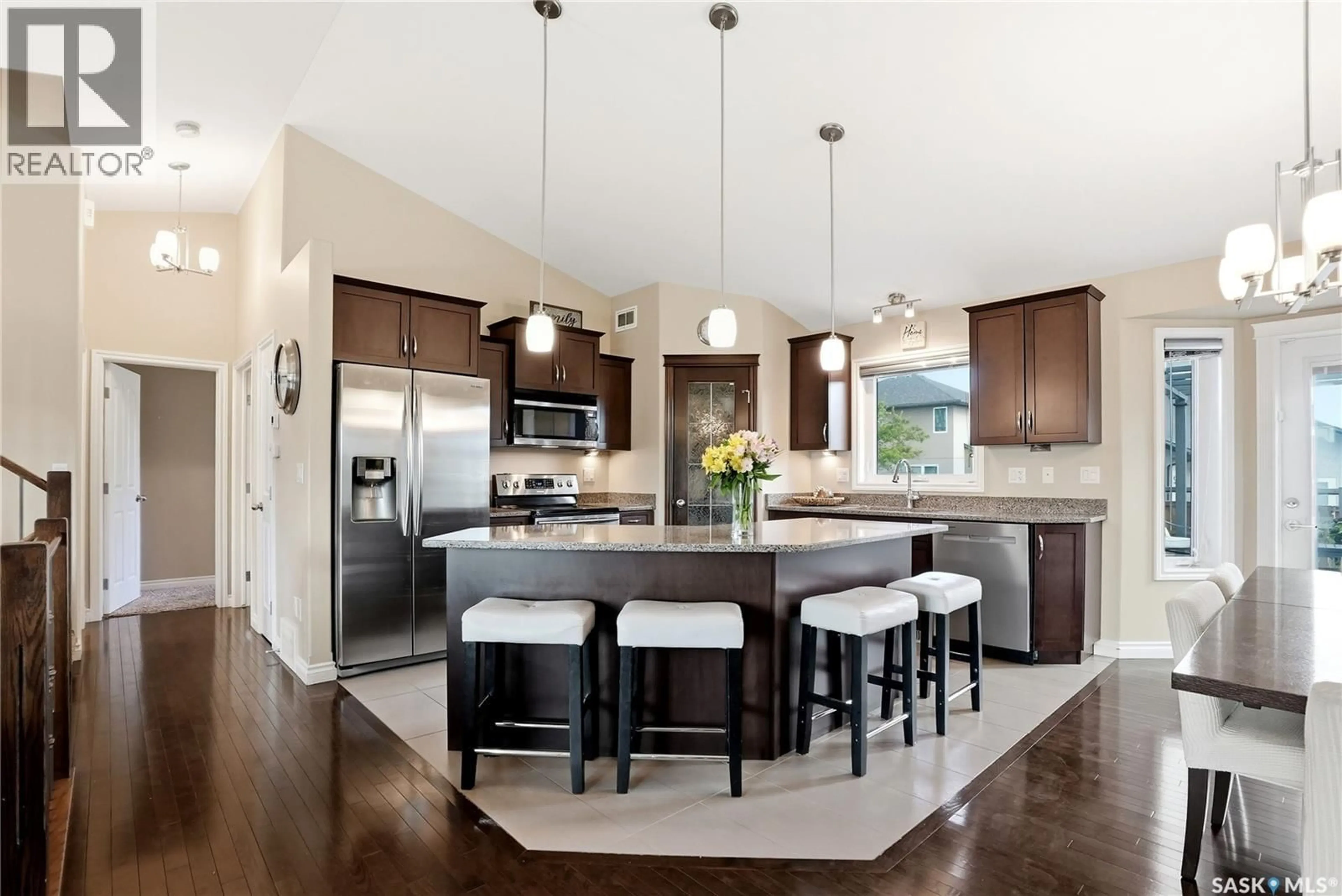 Open concept kitchen, unknown for 627 PATON WAY, Saskatoon Saskatchewan S7W0C1