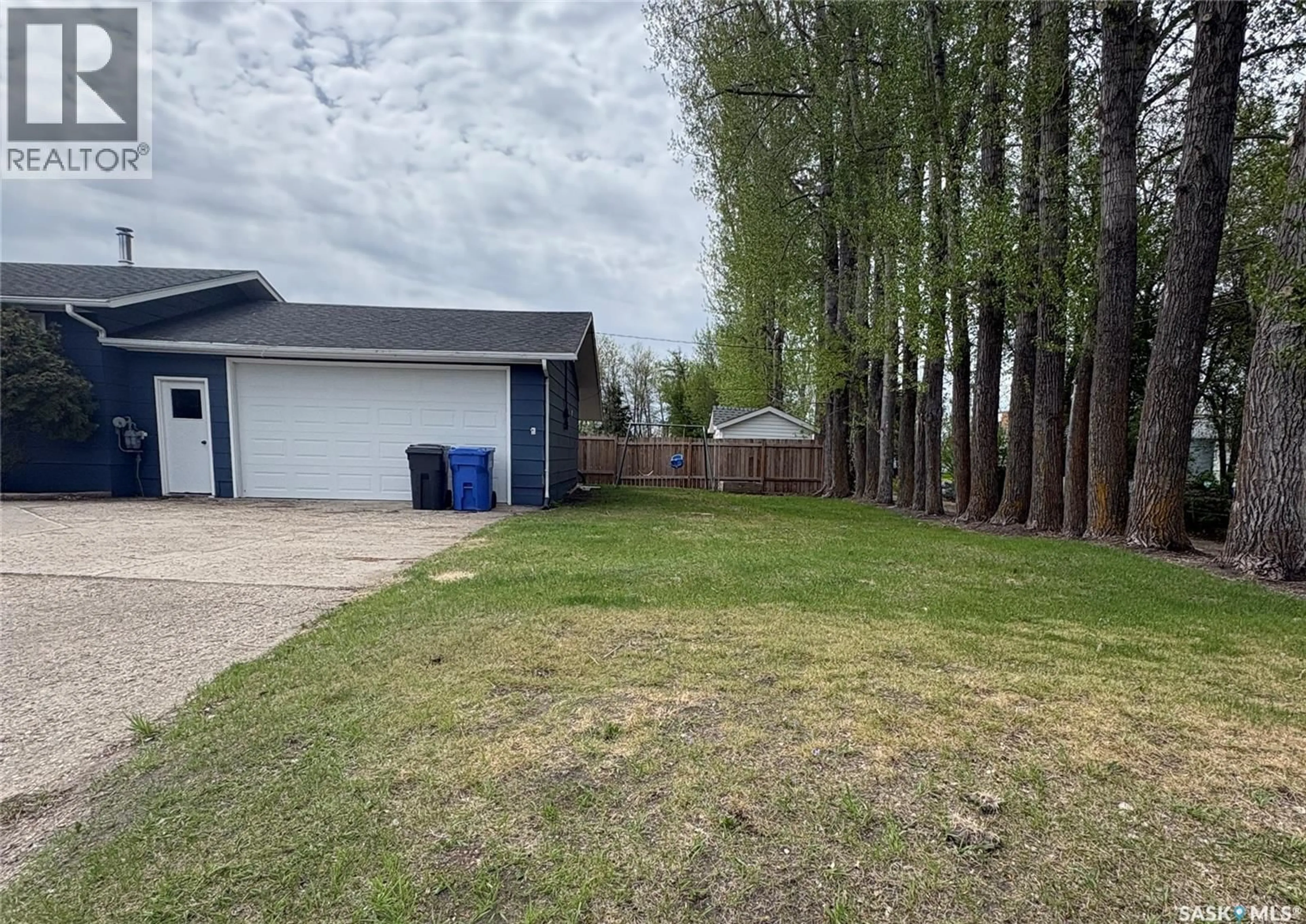 A pic from outside/outdoor area/front of a property/back of a property/a pic from drone, unknown for 660 ALBERTA AVENUE, Foam Lake Saskatchewan S0A1A0