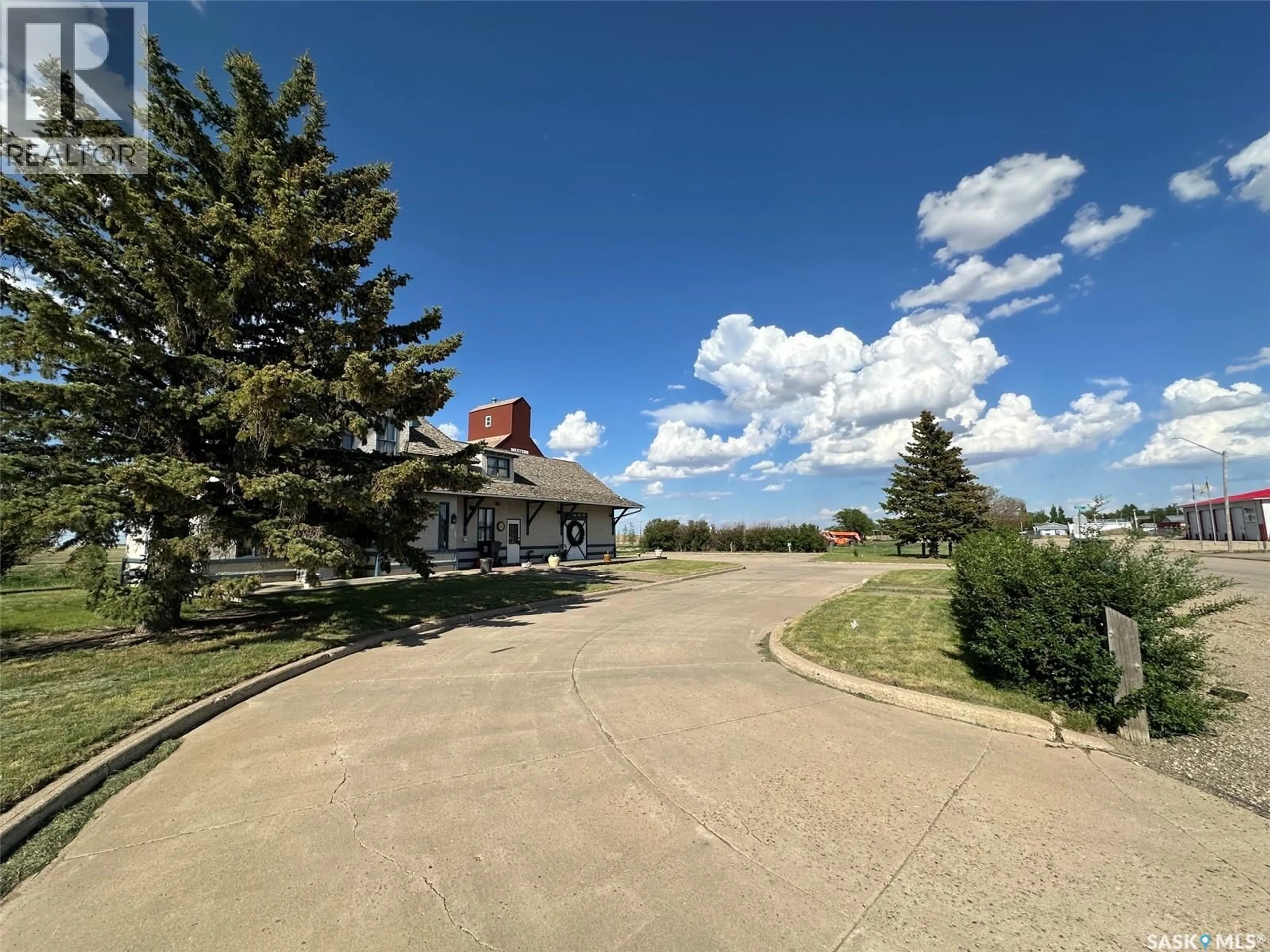 A pic from outside/outdoor area/front of a property/back of a property/a pic from drone, street for E - 700 MAIN STREET, Gravelbourg Saskatchewan S0H1X0