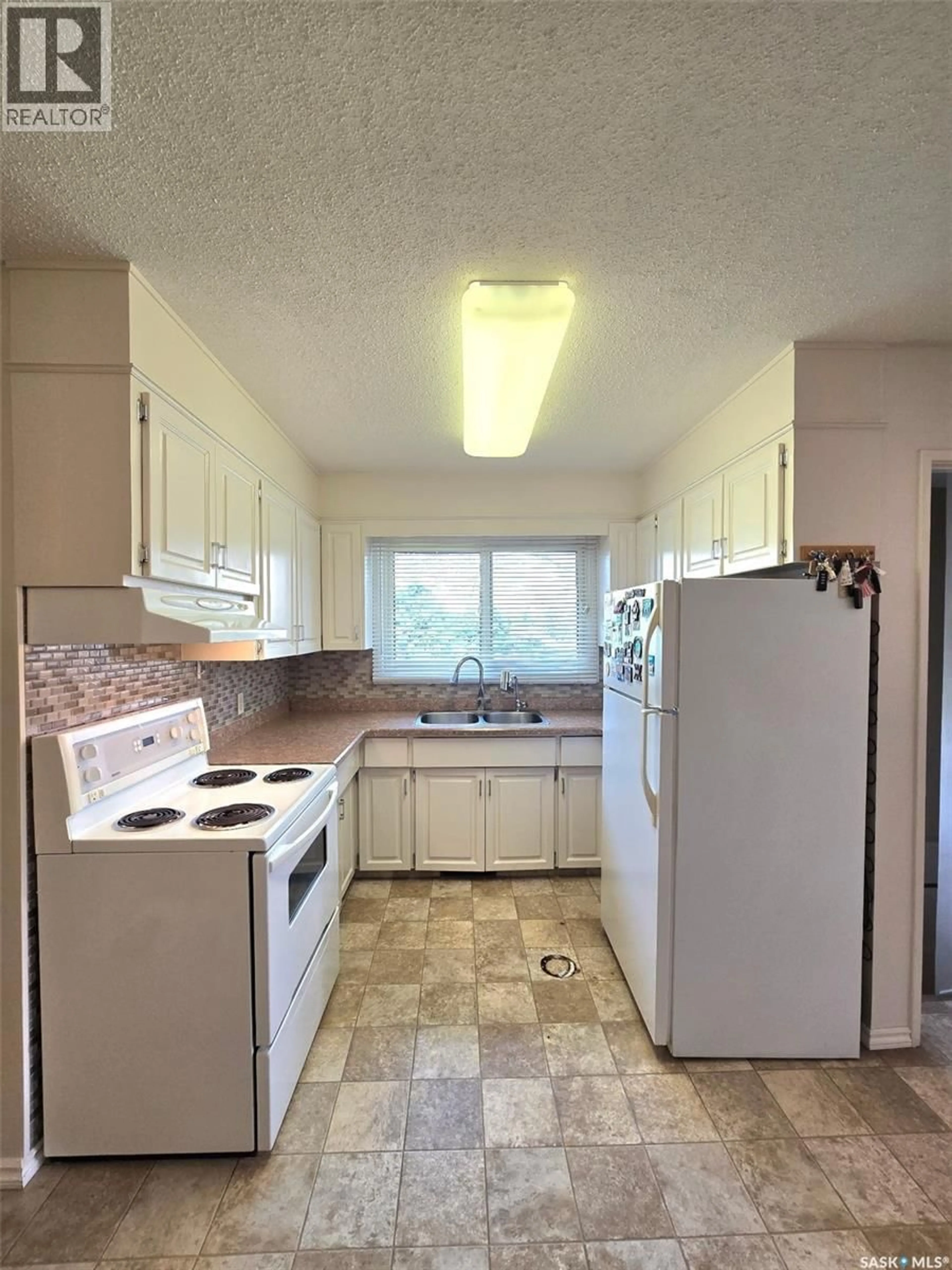 Standard kitchen, unknown for 101 COLLINGWOOD CRESCENT, Yorkton Saskatchewan S3N3A6