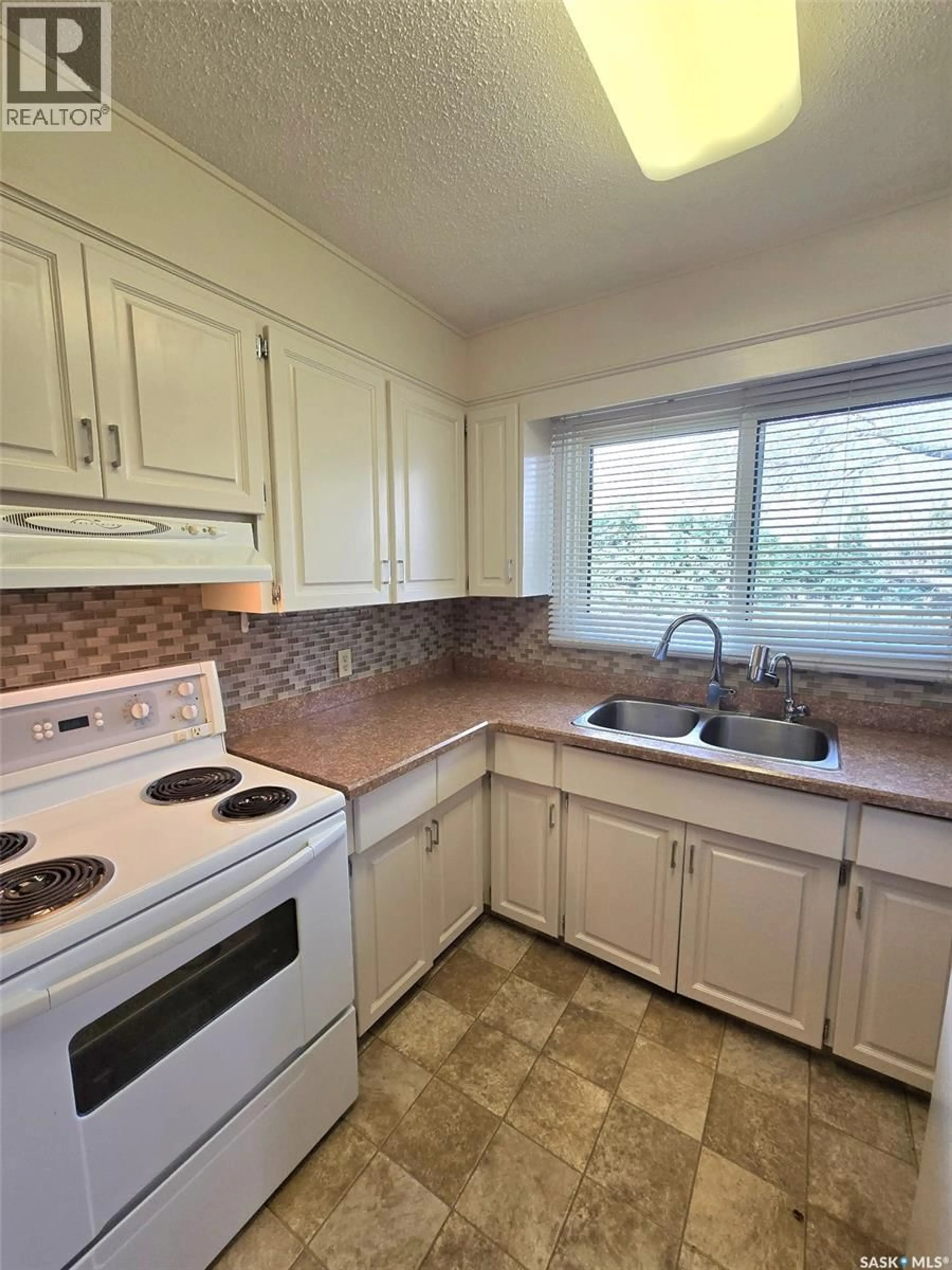 Standard kitchen, unknown for 101 COLLINGWOOD CRESCENT, Yorkton Saskatchewan S3N3A6