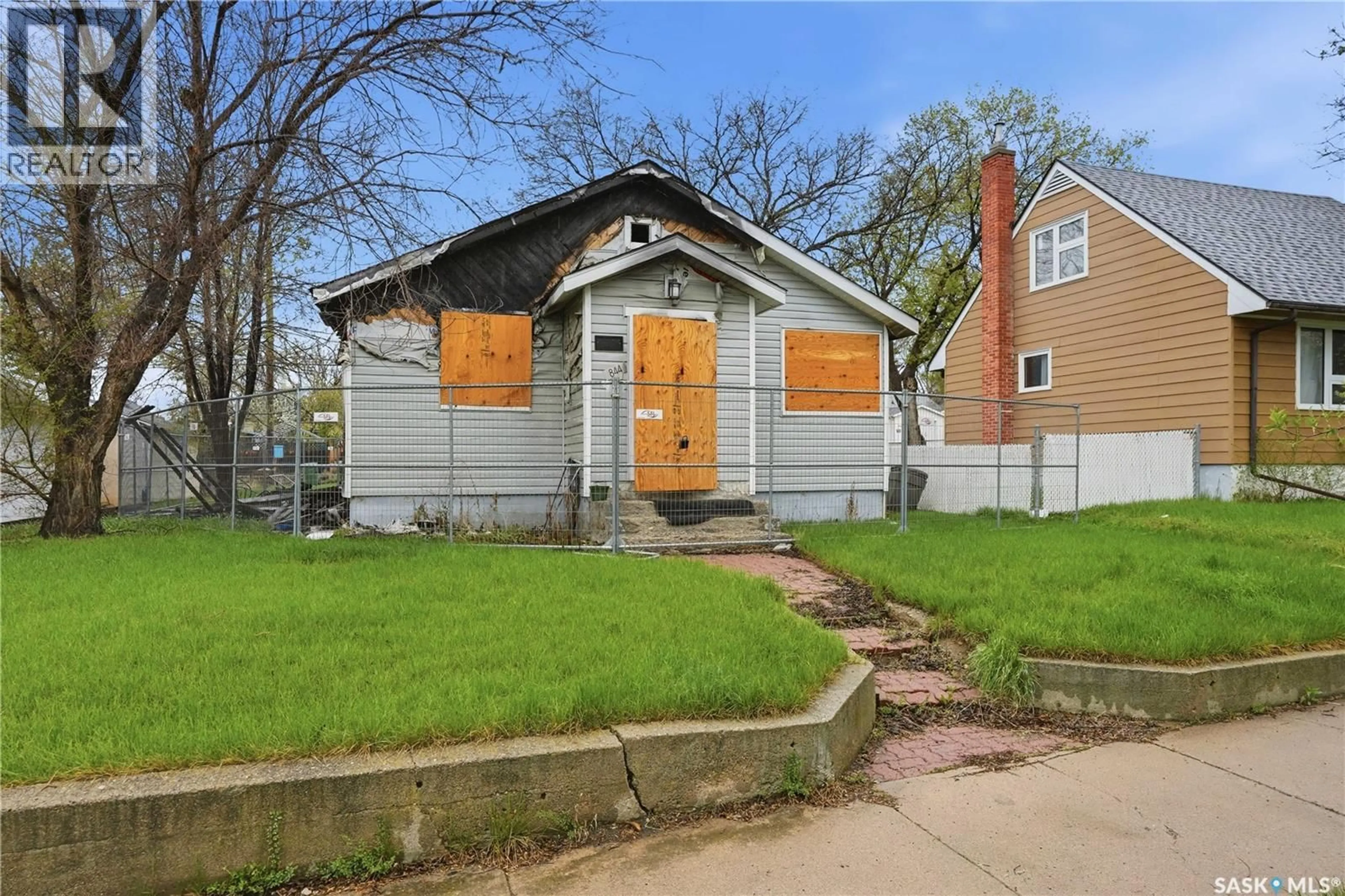 Unknown for 844 6TH AVENUE, Moose Jaw Saskatchewan S6H4A2