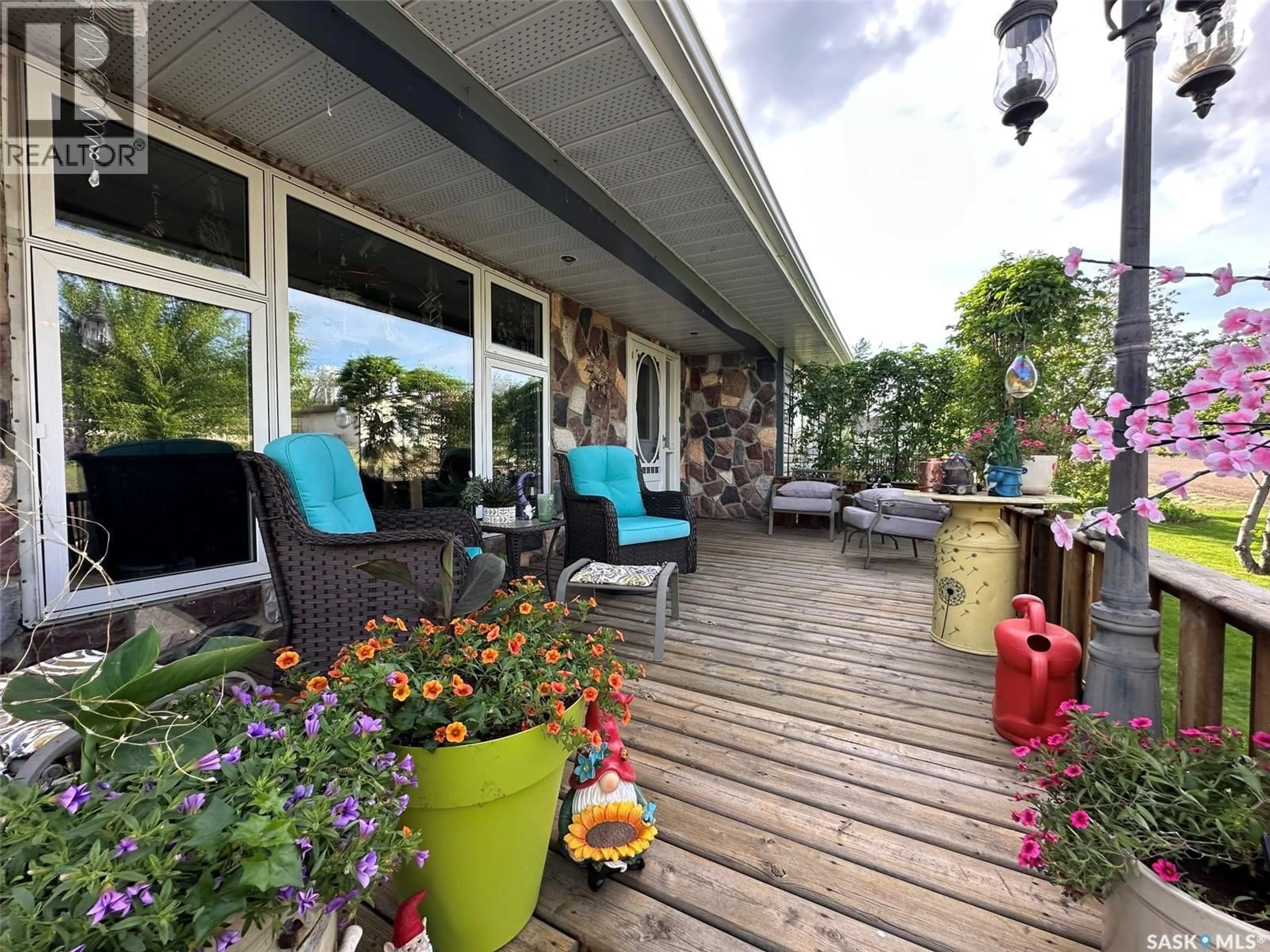 Patio, unknown for 310 2ND AVENUE, Rockglen Saskatchewan S0H0B0