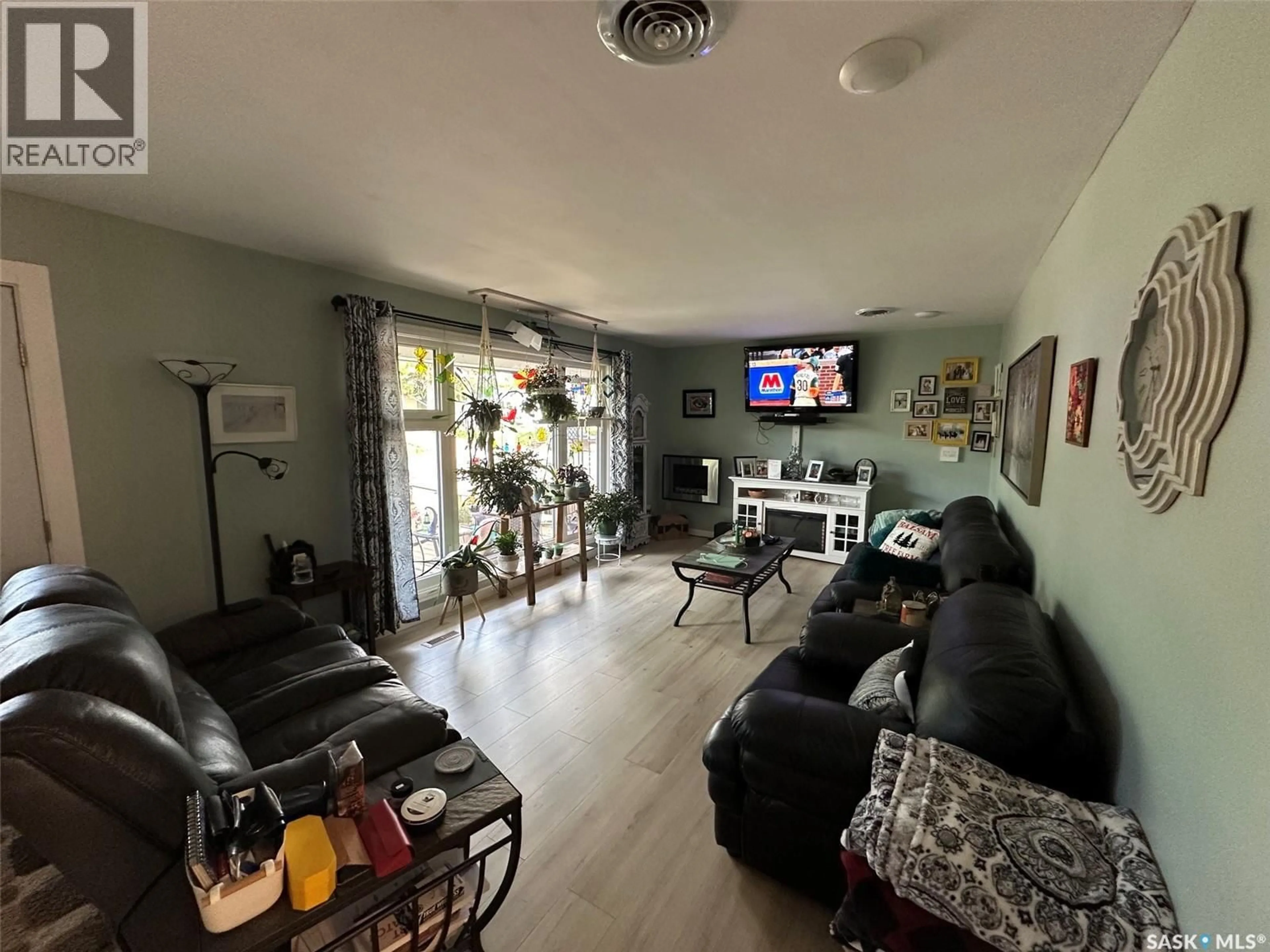 A pic of a room for 310 2ND AVENUE, Rockglen Saskatchewan S0H0B0