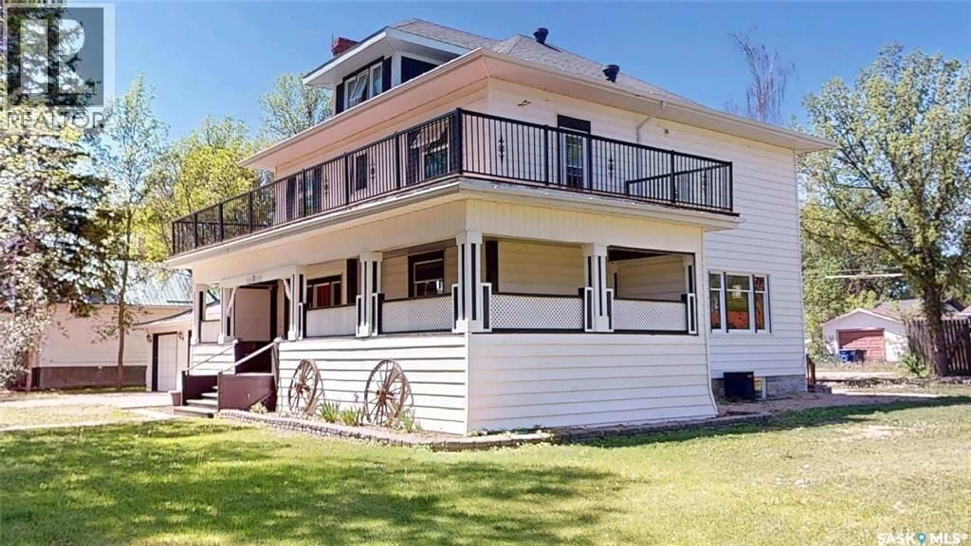 Home with vinyl exterior material, building for 309 MARSH STREET, Maple Creek Saskatchewan S0N1N0