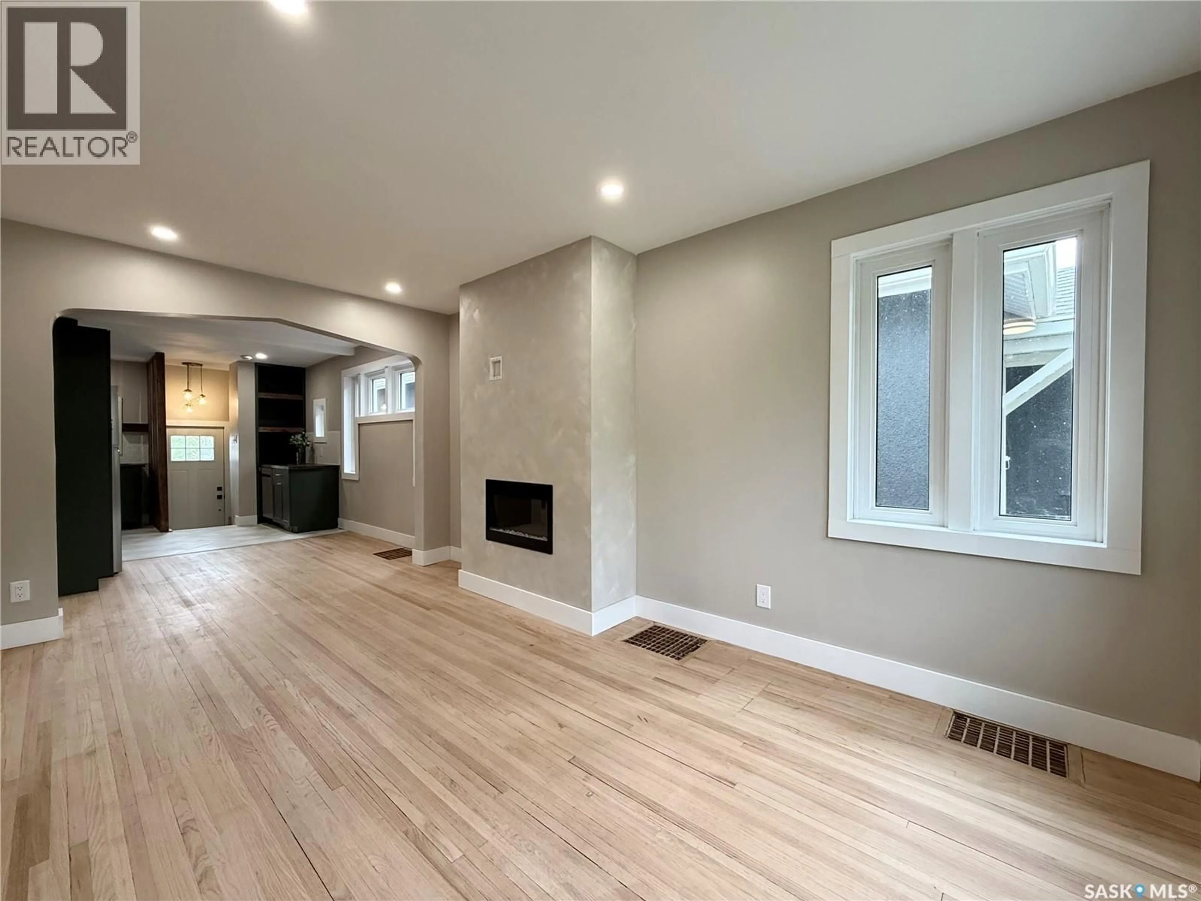 Unknown for 2471 BRODER STREET, Regina Saskatchewan S4N3T1