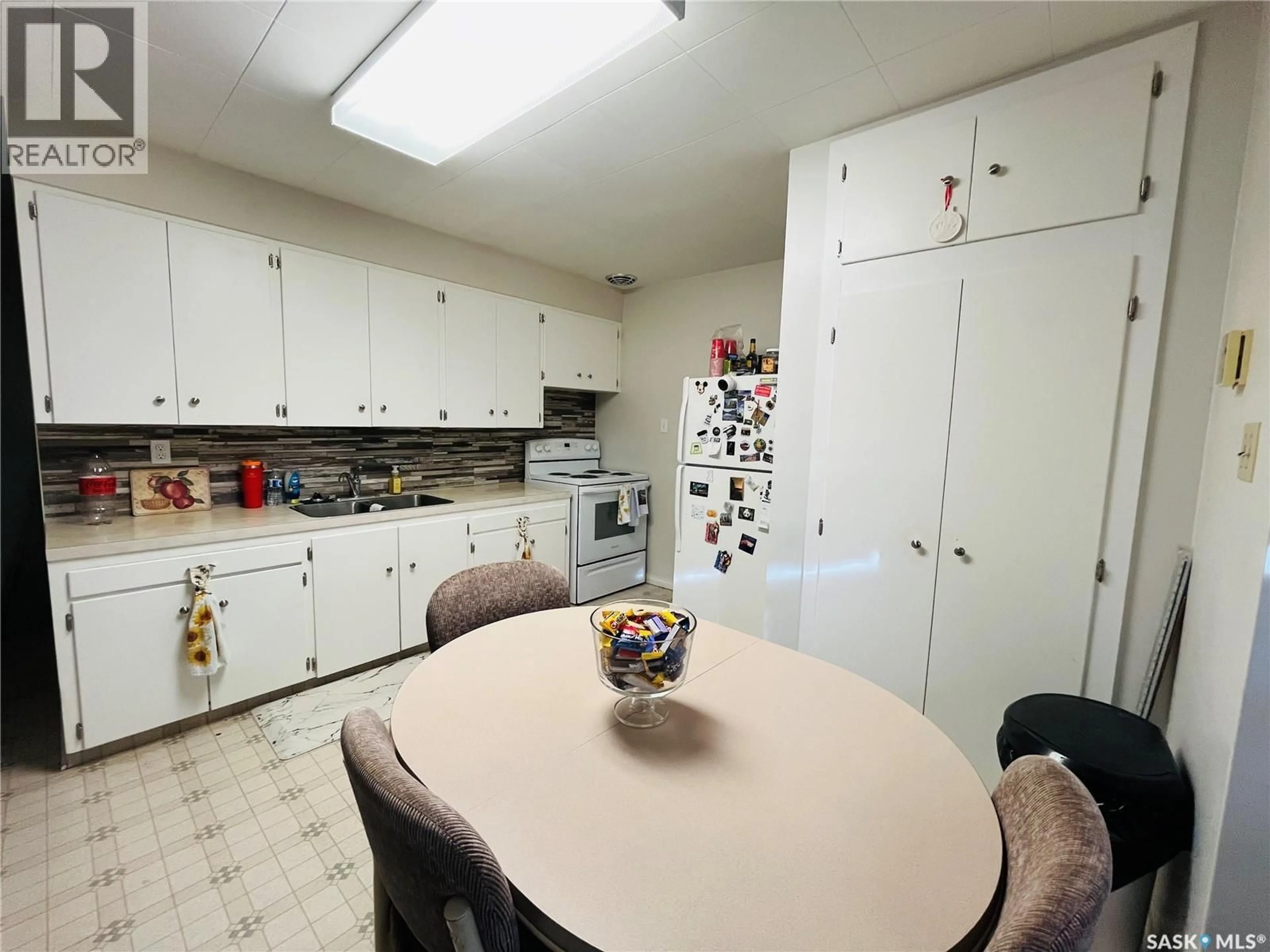 A pic of a room for 335 CHAPLIN STREET, Swift Current Saskatchewan S9H0G2