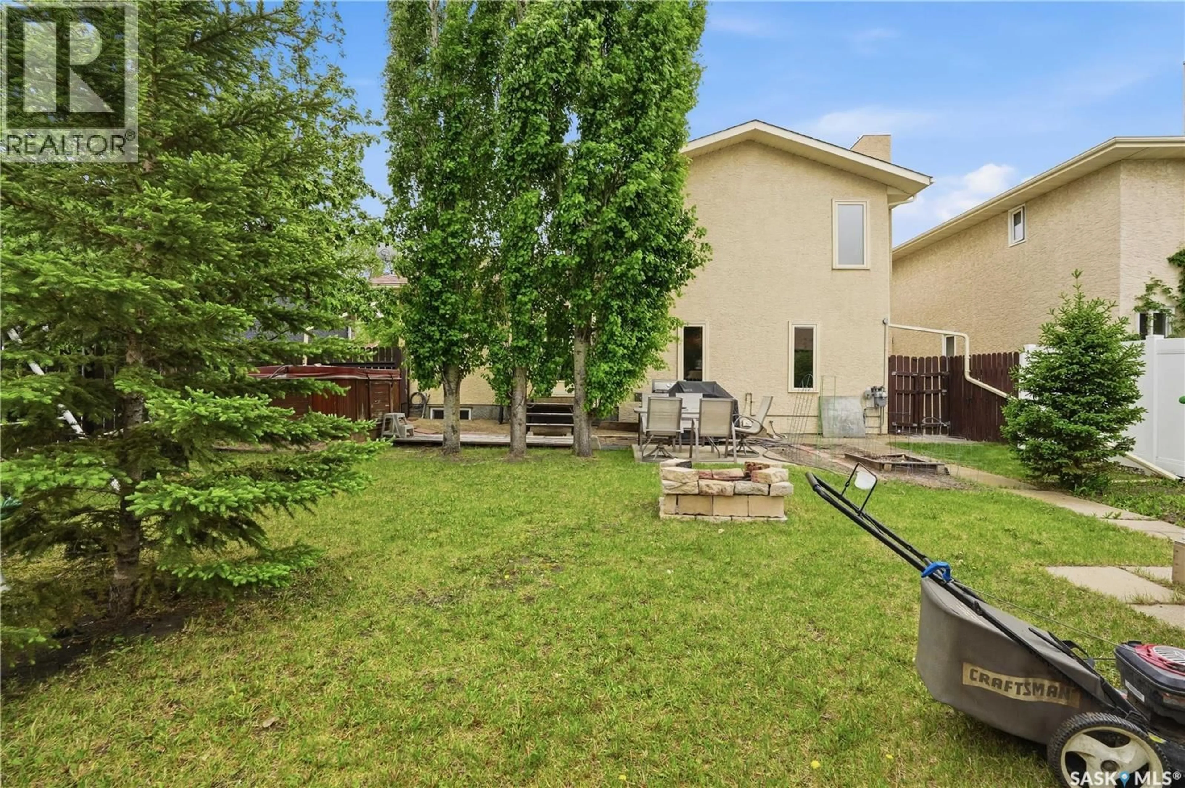 Patio, unknown for 2646 CROCUS DRIVE, Regina Saskatchewan S4V1T2