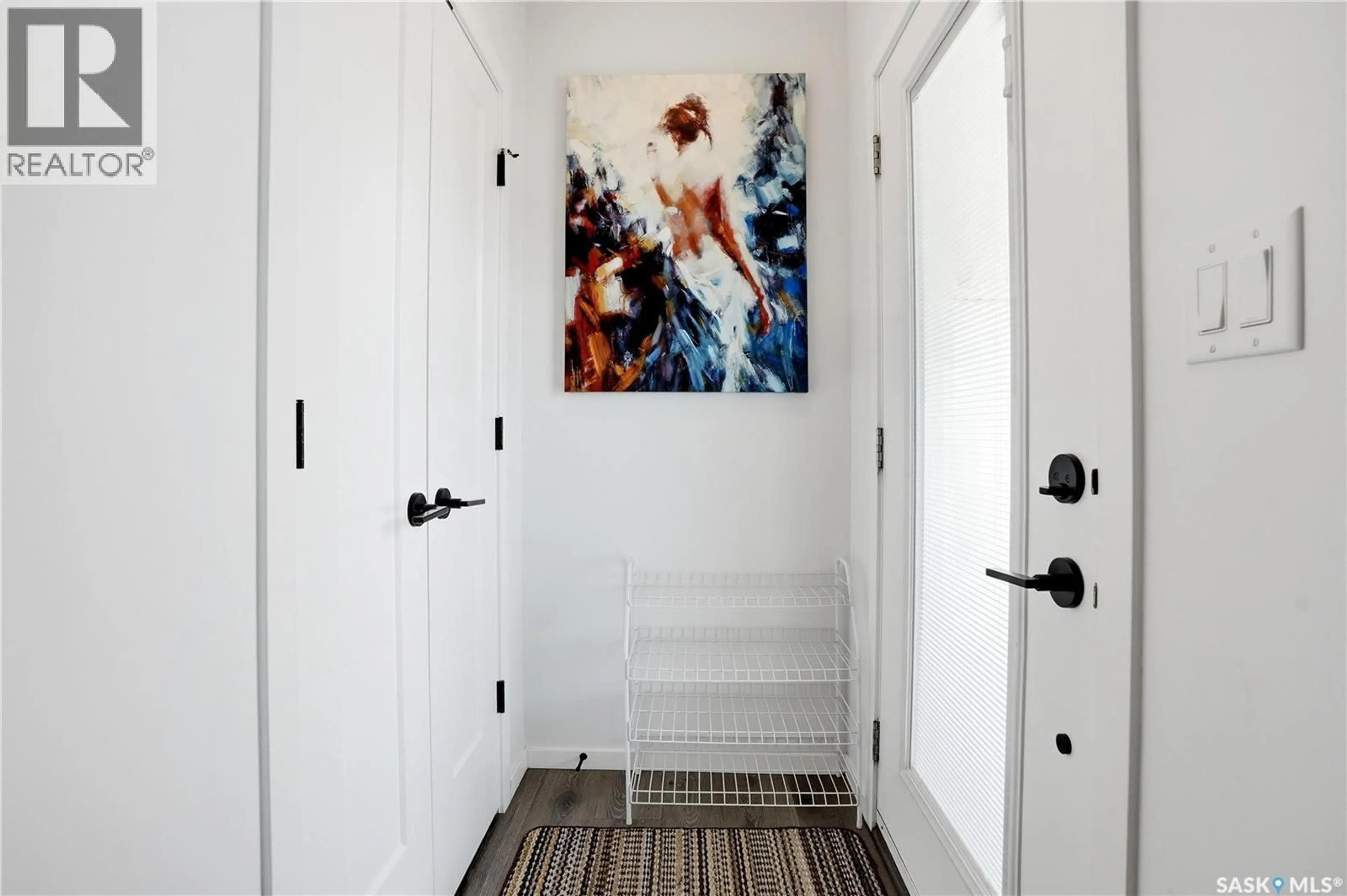 Indoor entryway for E - 5000 PRIMROSE GREEN DRIVE, Regina Saskatchewan S4V2Z6