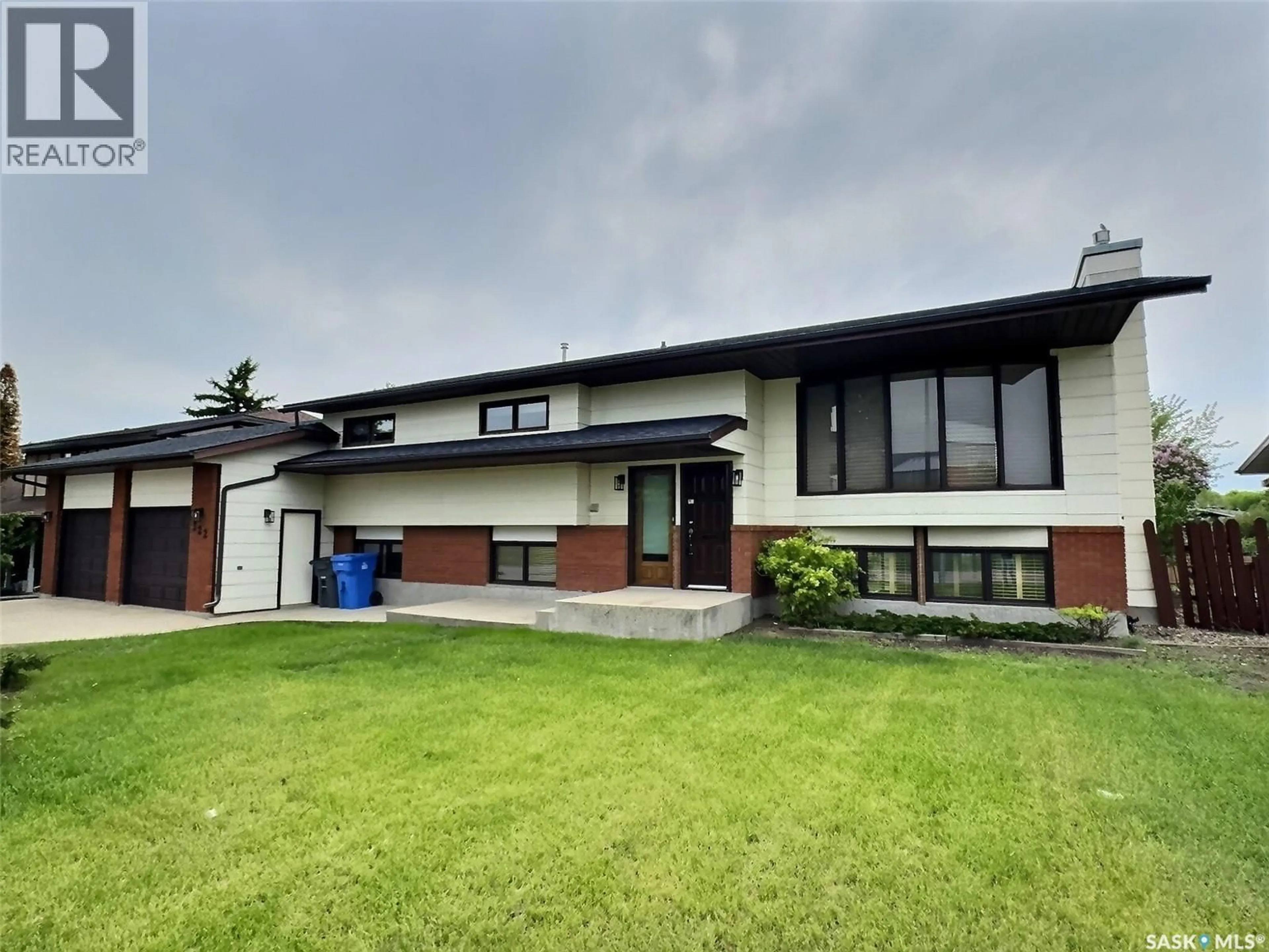 Unknown for 322 SPRUCE DRIVE, Estevan Saskatchewan S4A2G1