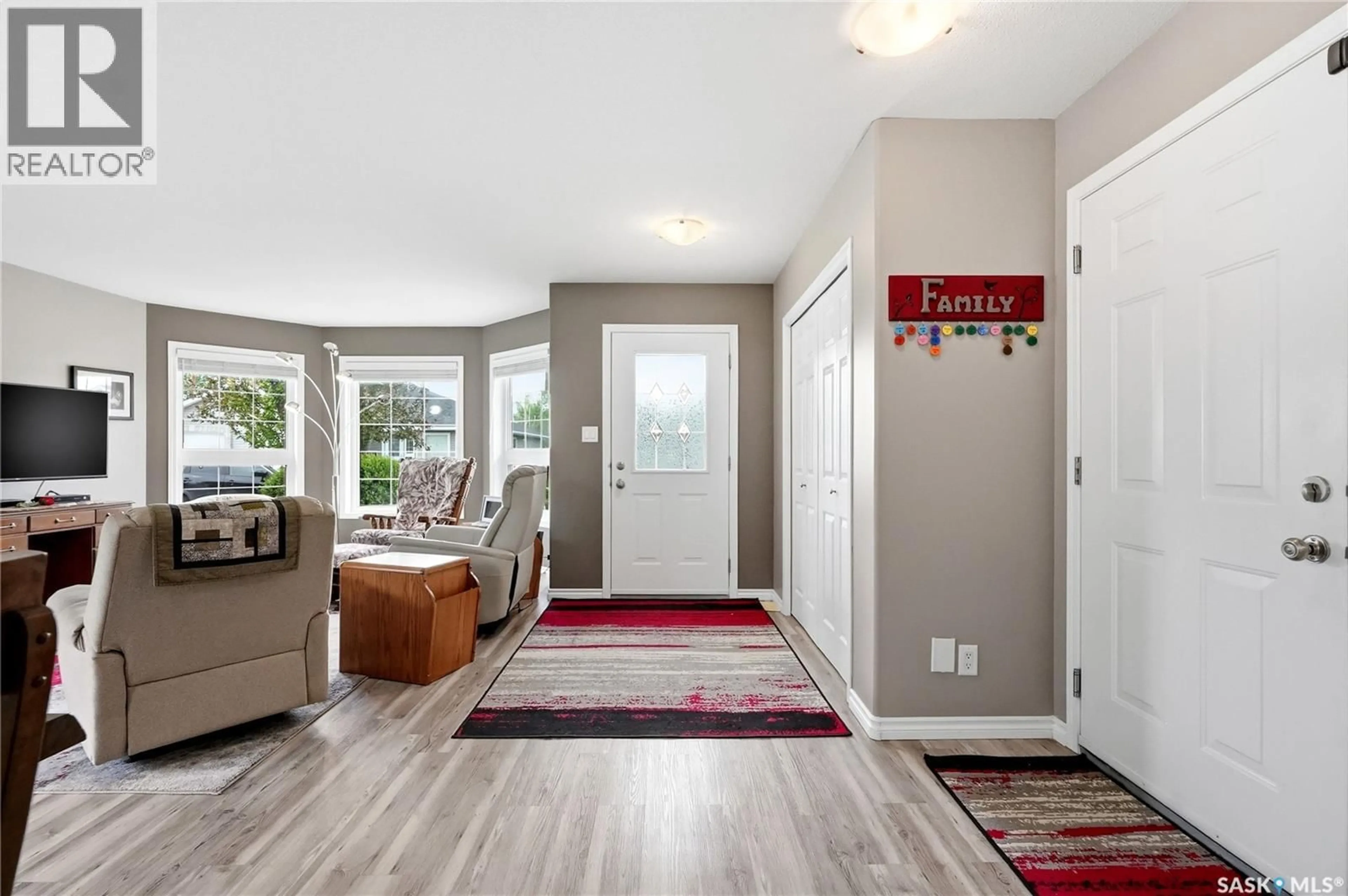 Indoor entryway for 5 206 ROSS AVENUE, Dalmeny Saskatchewan S0K1E0