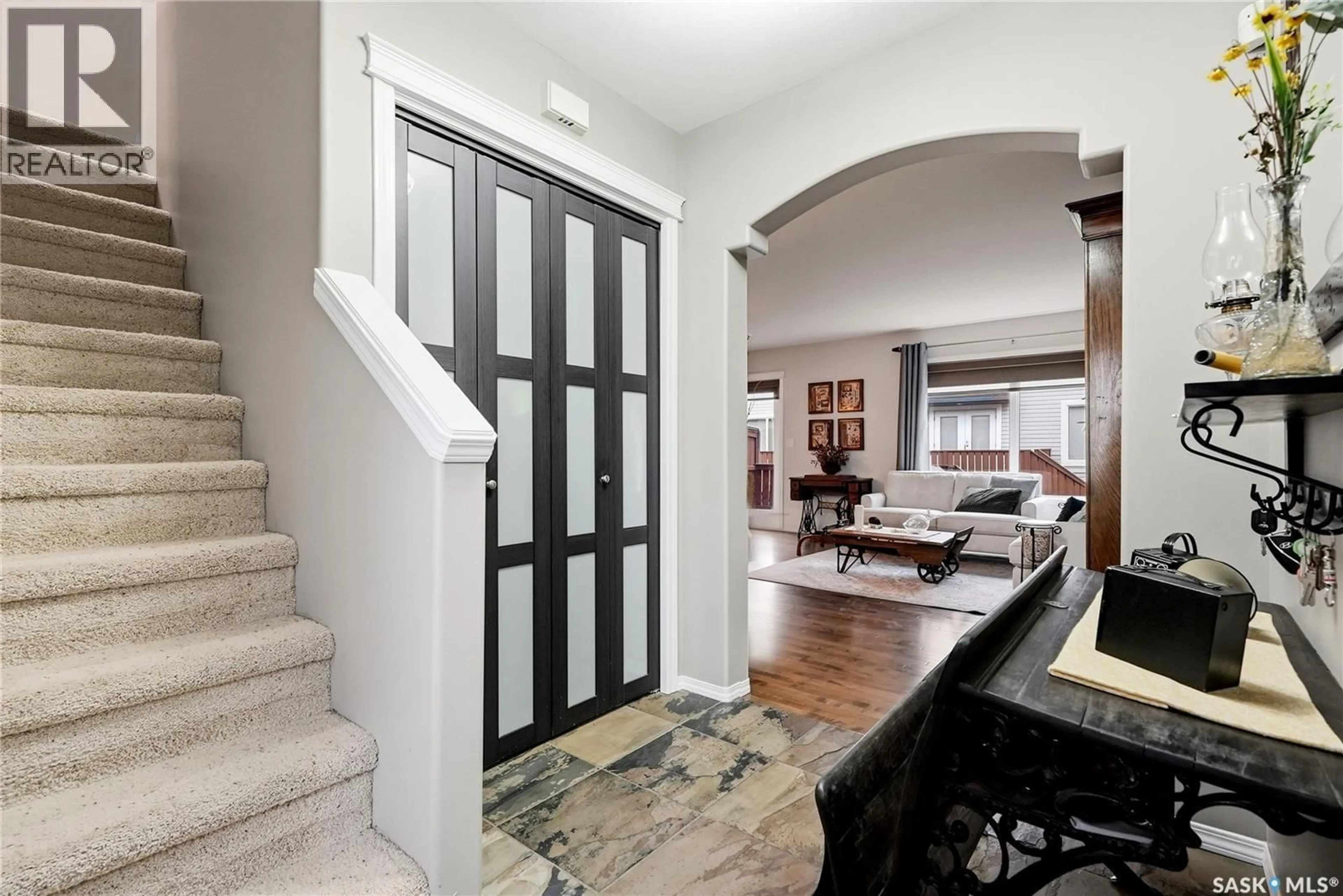 Indoor entryway for 16 110 DULMAGE CRESCENT, Saskatoon Saskatchewan S7T0C7