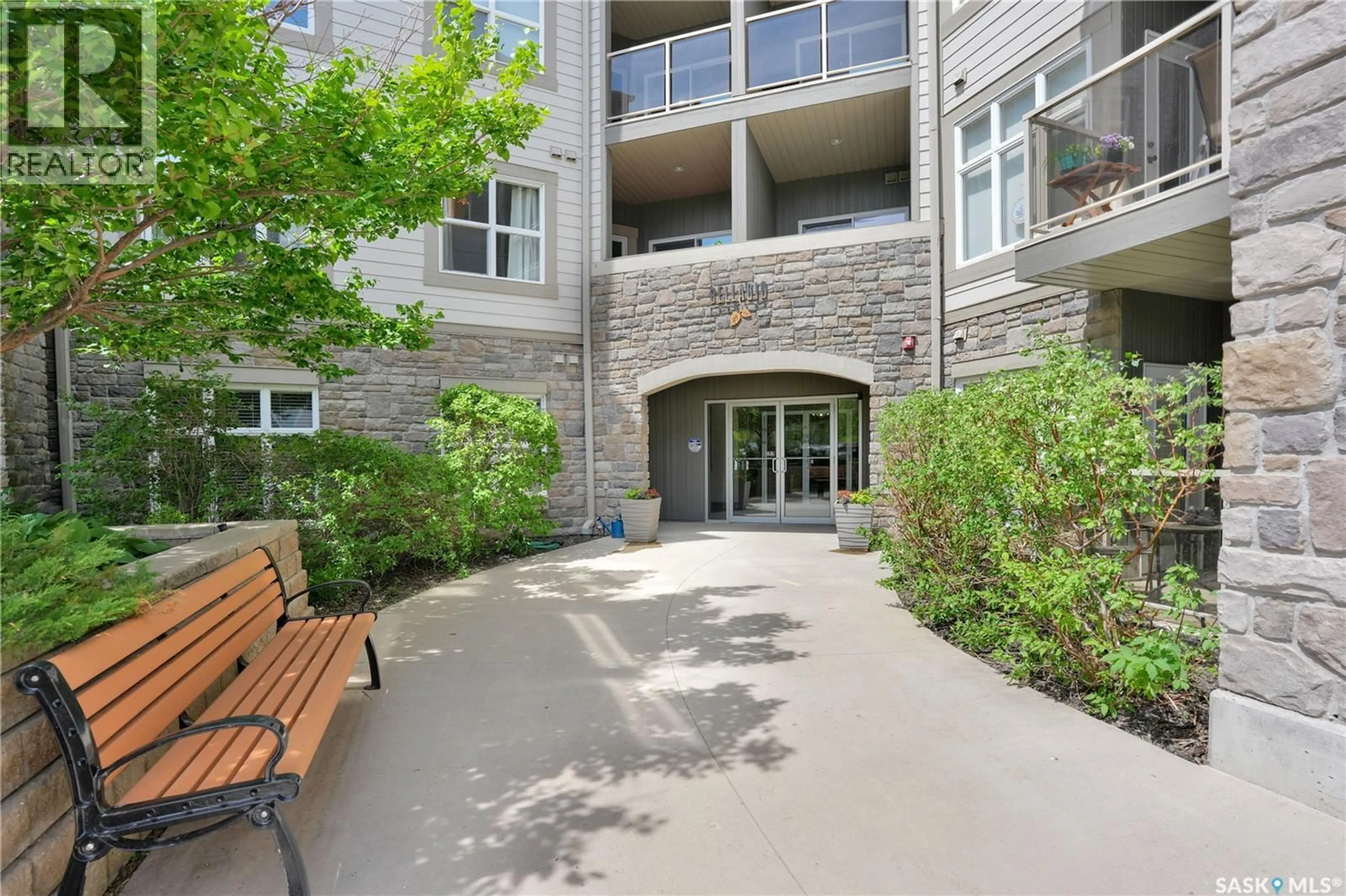 Patio, unknown for 1220 - 407 BLACKFOOT DRIVE, Regina Saskatchewan S4S6T2