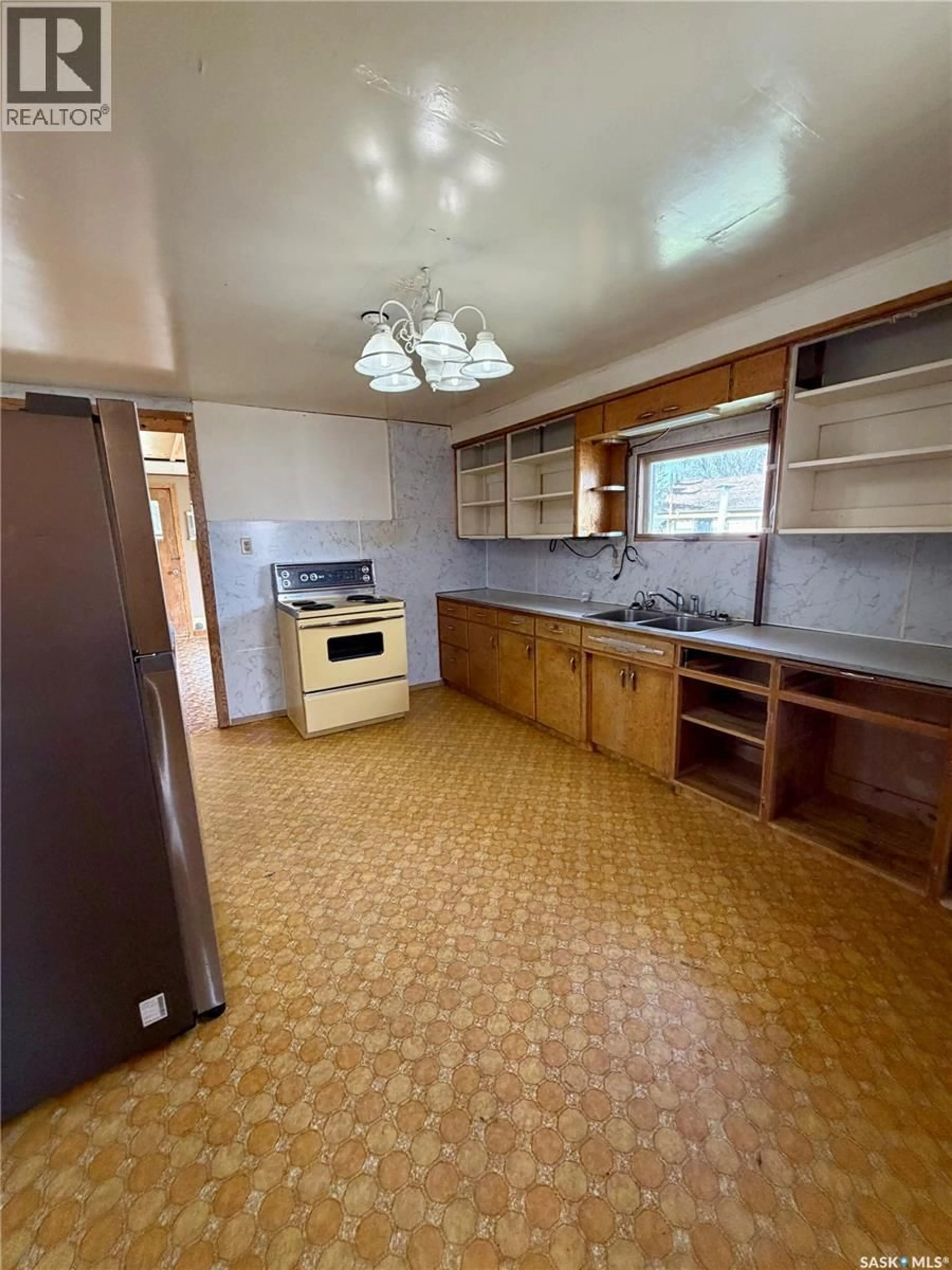 Standard kitchen, unknown for 112 1ST AVENUE, Beechy Saskatchewan S0L0C0