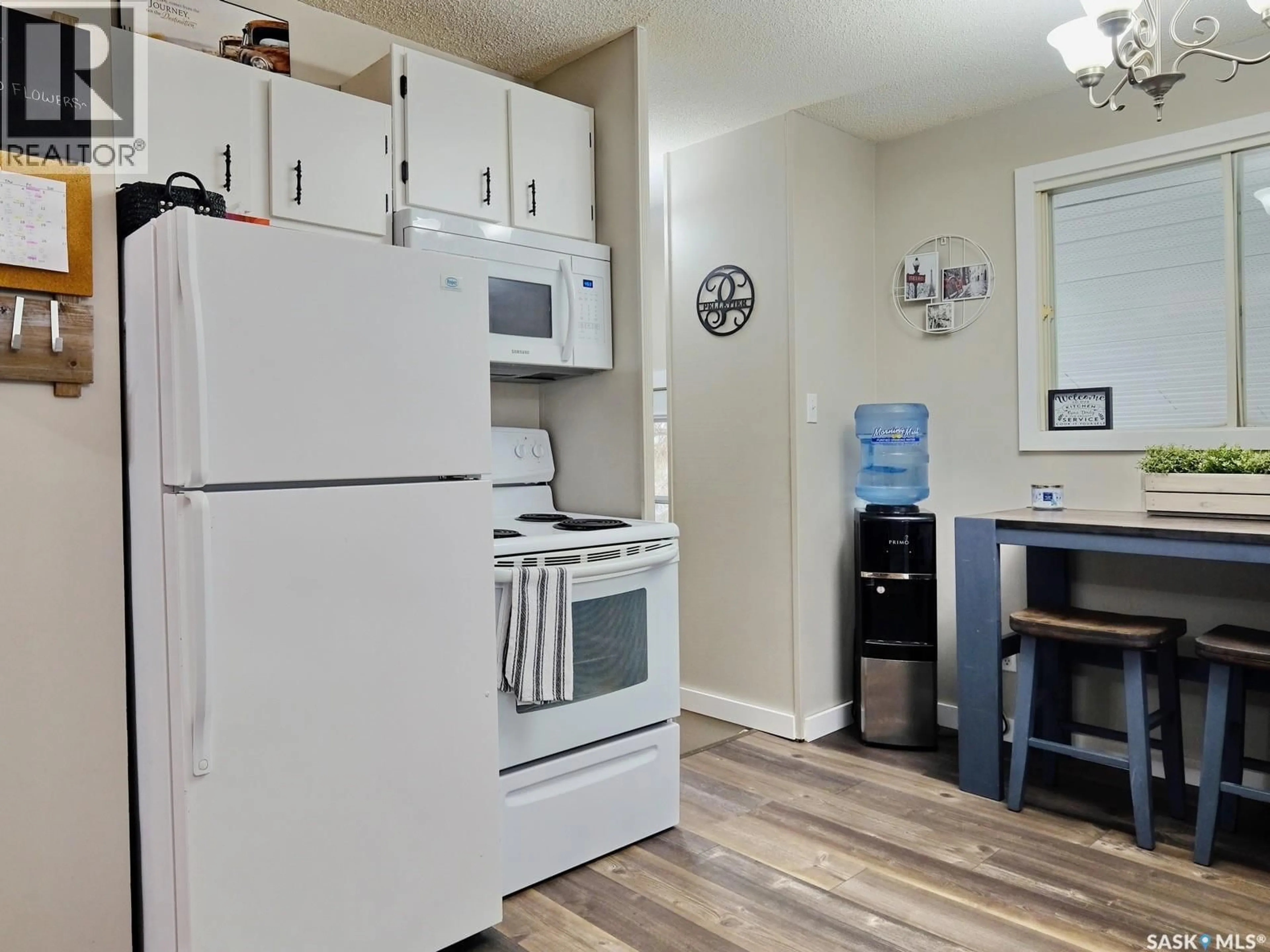 Standard kitchen, unknown for 302 7TH STREET, Rosetown Saskatchewan S0L2V0