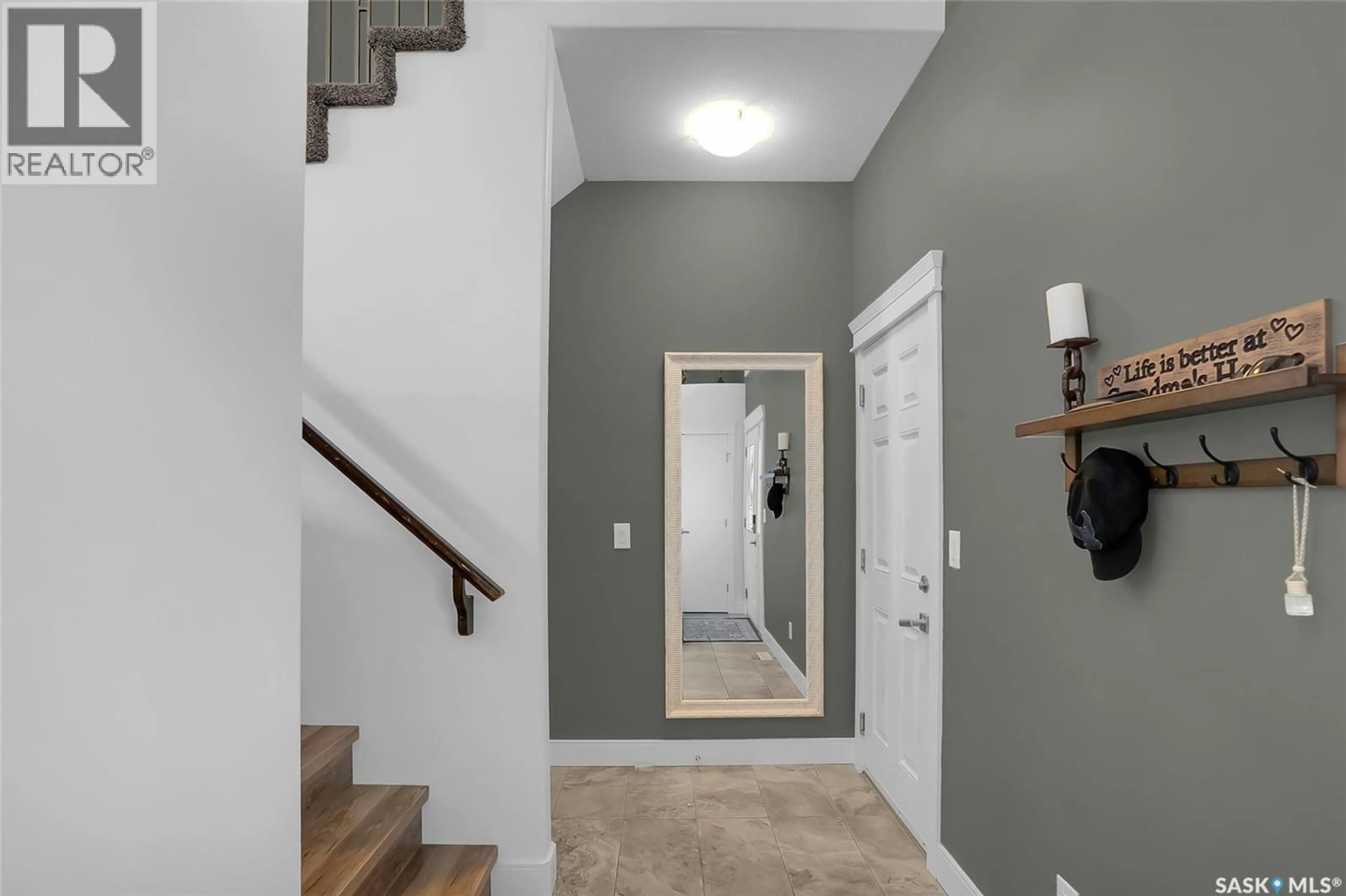 Indoor entryway for 922 ROCKHILL LANE, Martensville Saskatchewan S0K0A2