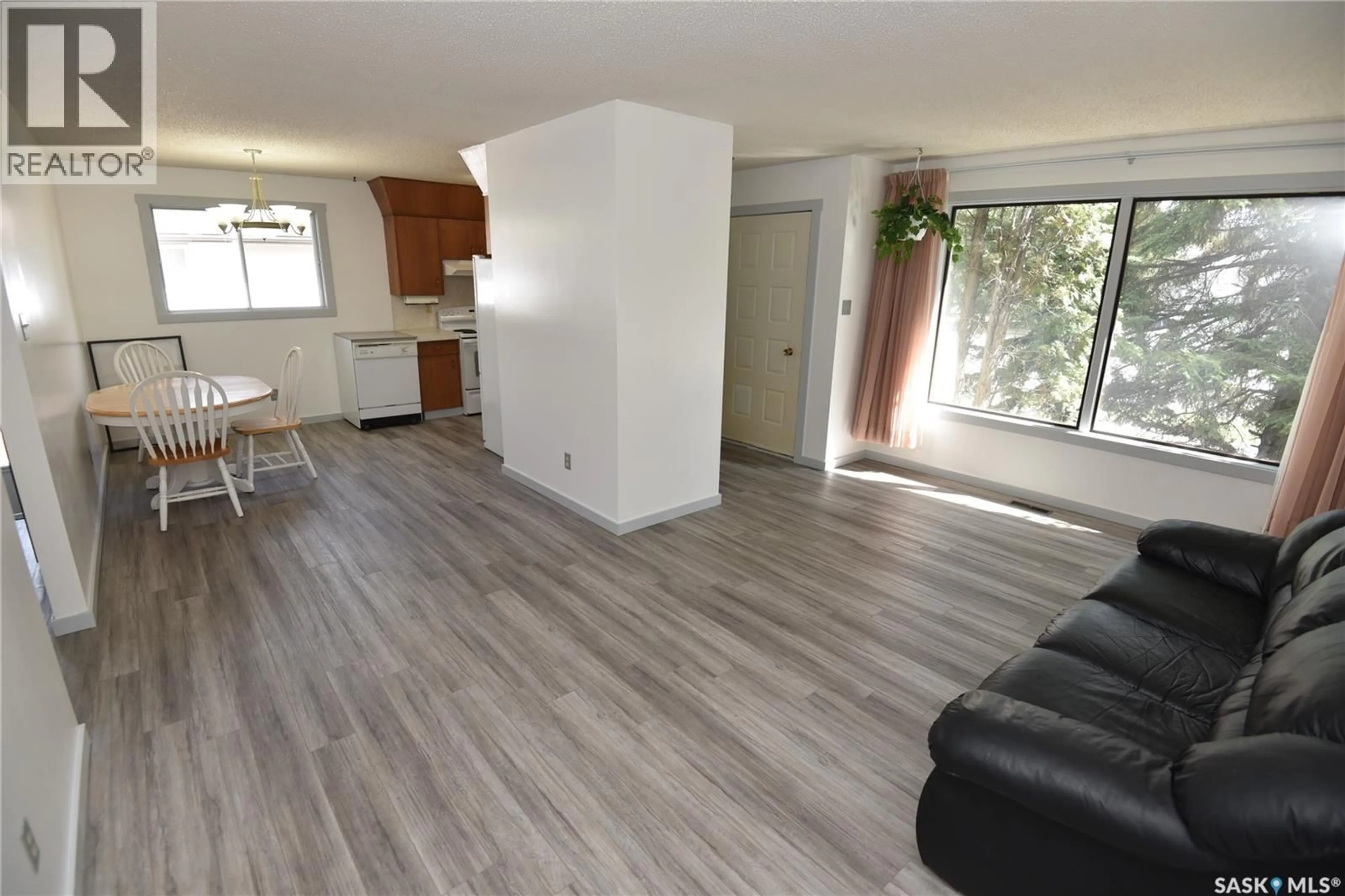 A pic of a room for 409 NIPAWIN ROAD E, Nipawin Saskatchewan S0E1E0